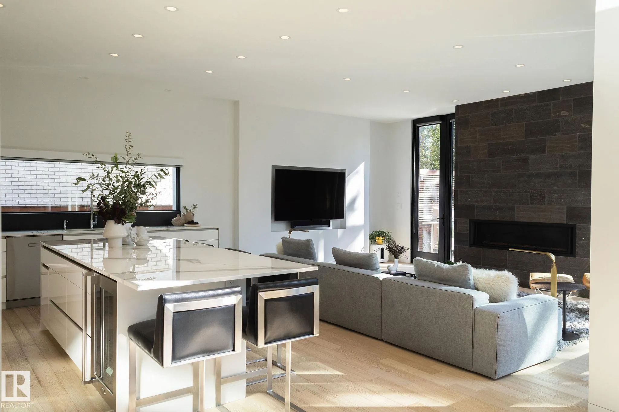 14530 RAVINE Drive
