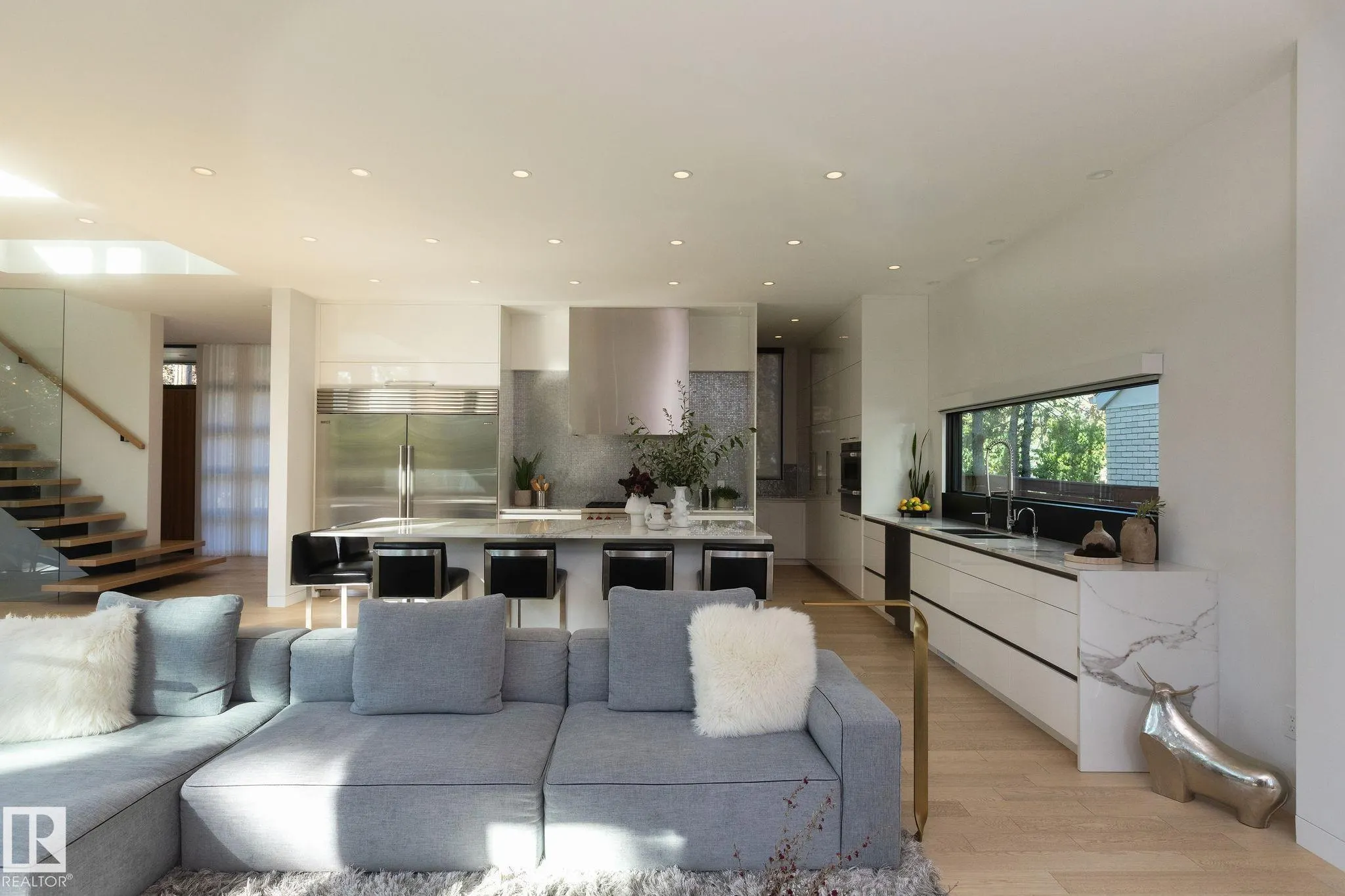 14530 RAVINE Drive