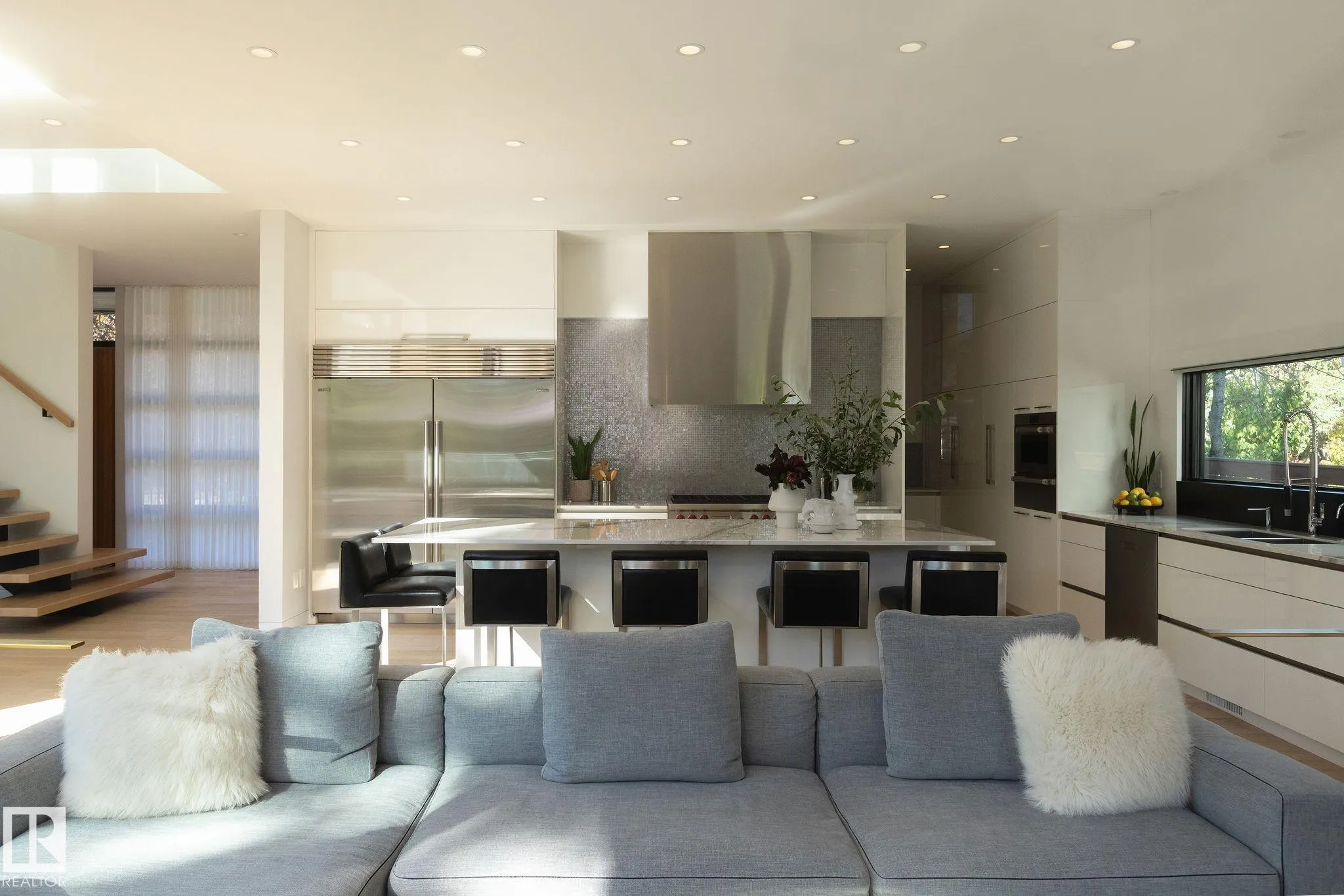 14530 RAVINE Drive