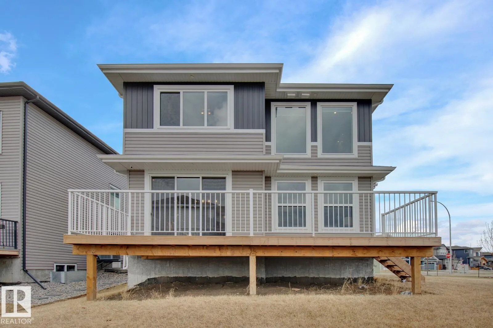 558 MEADOWVIEW Drive