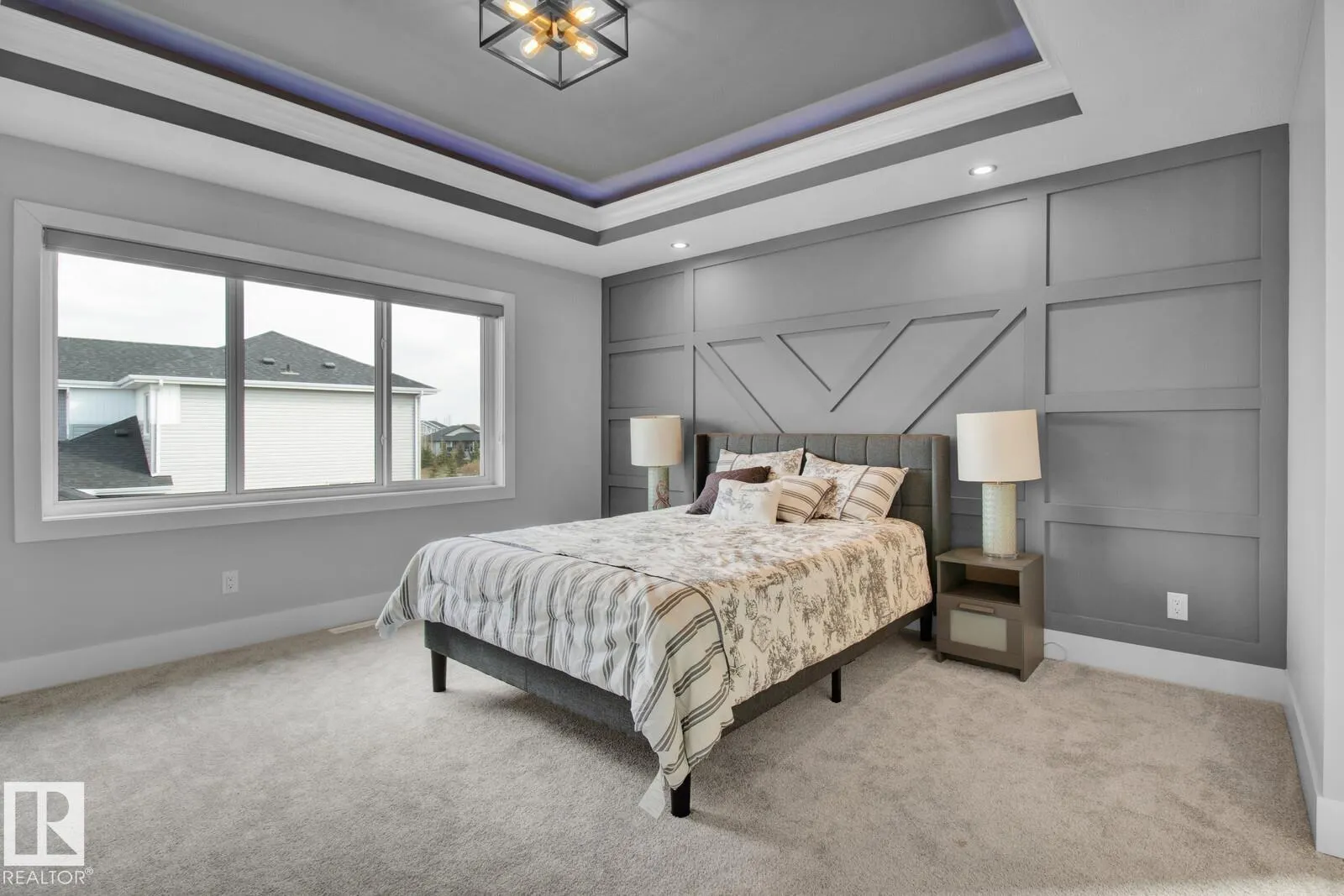 558 MEADOWVIEW Drive