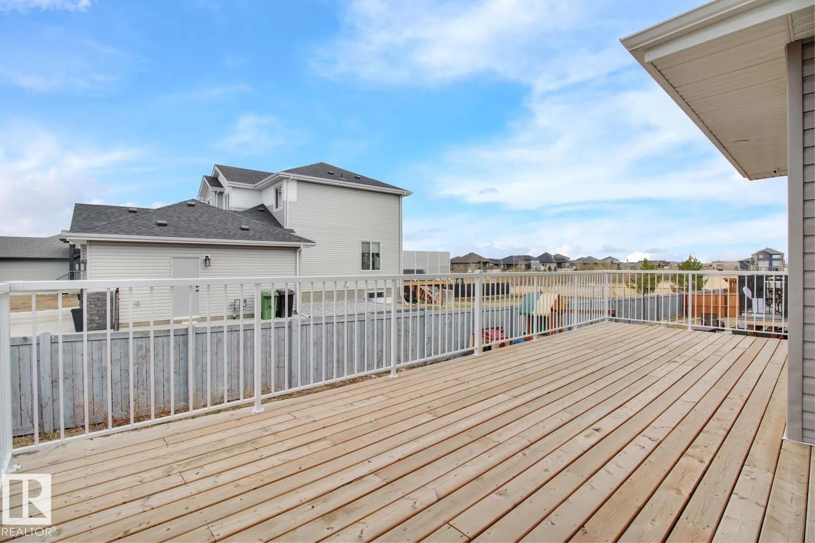 558 MEADOWVIEW Drive