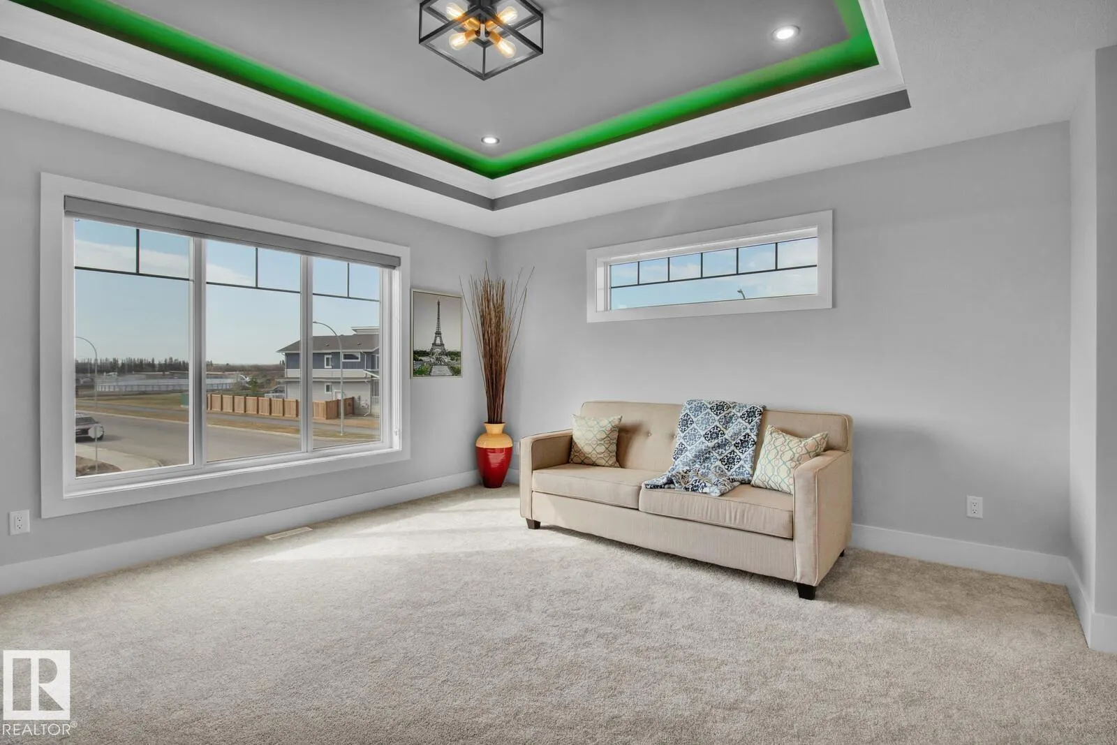 558 MEADOWVIEW Drive