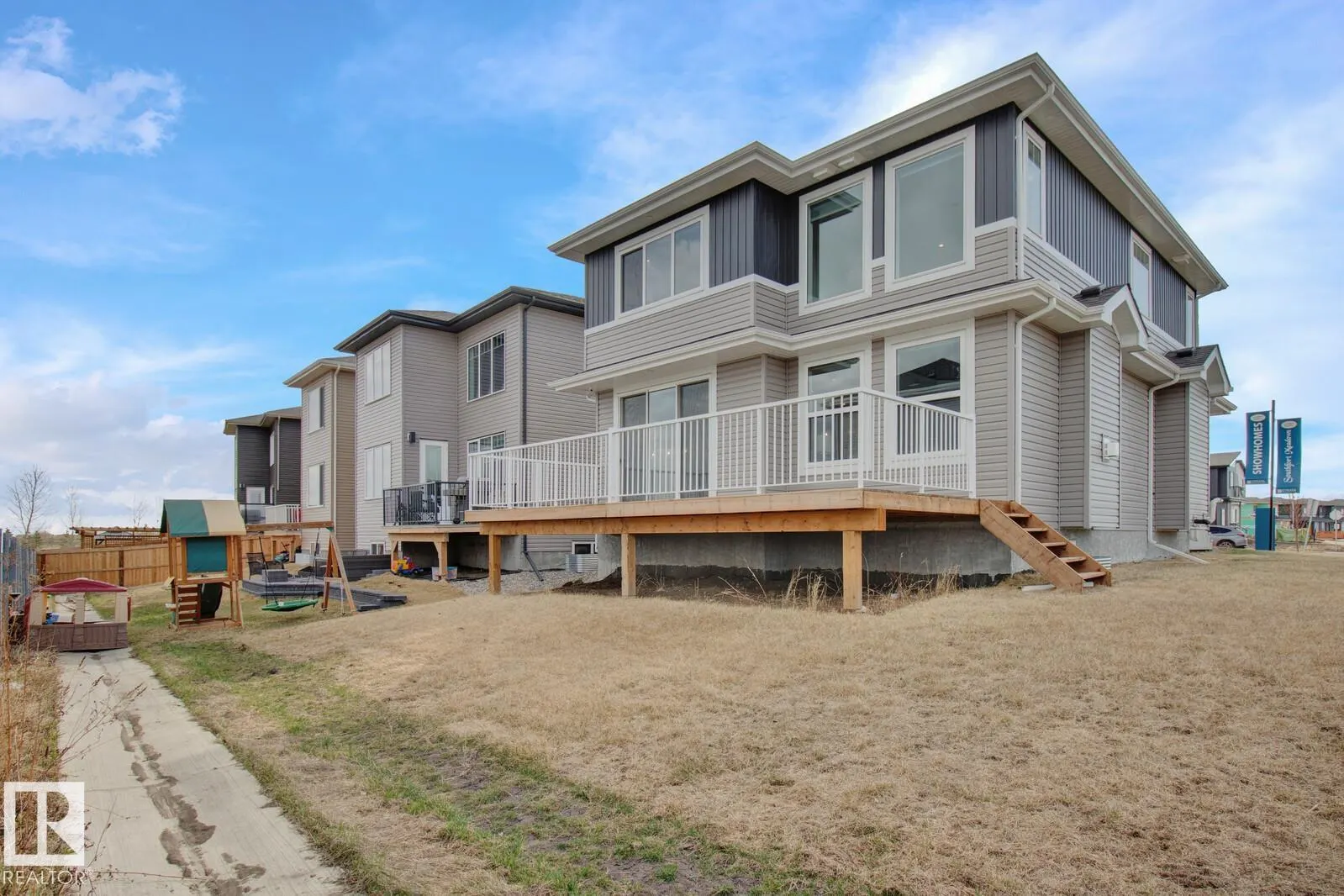 558 MEADOWVIEW Drive