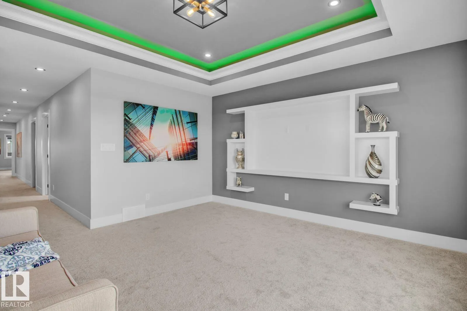 558 MEADOWVIEW Drive
