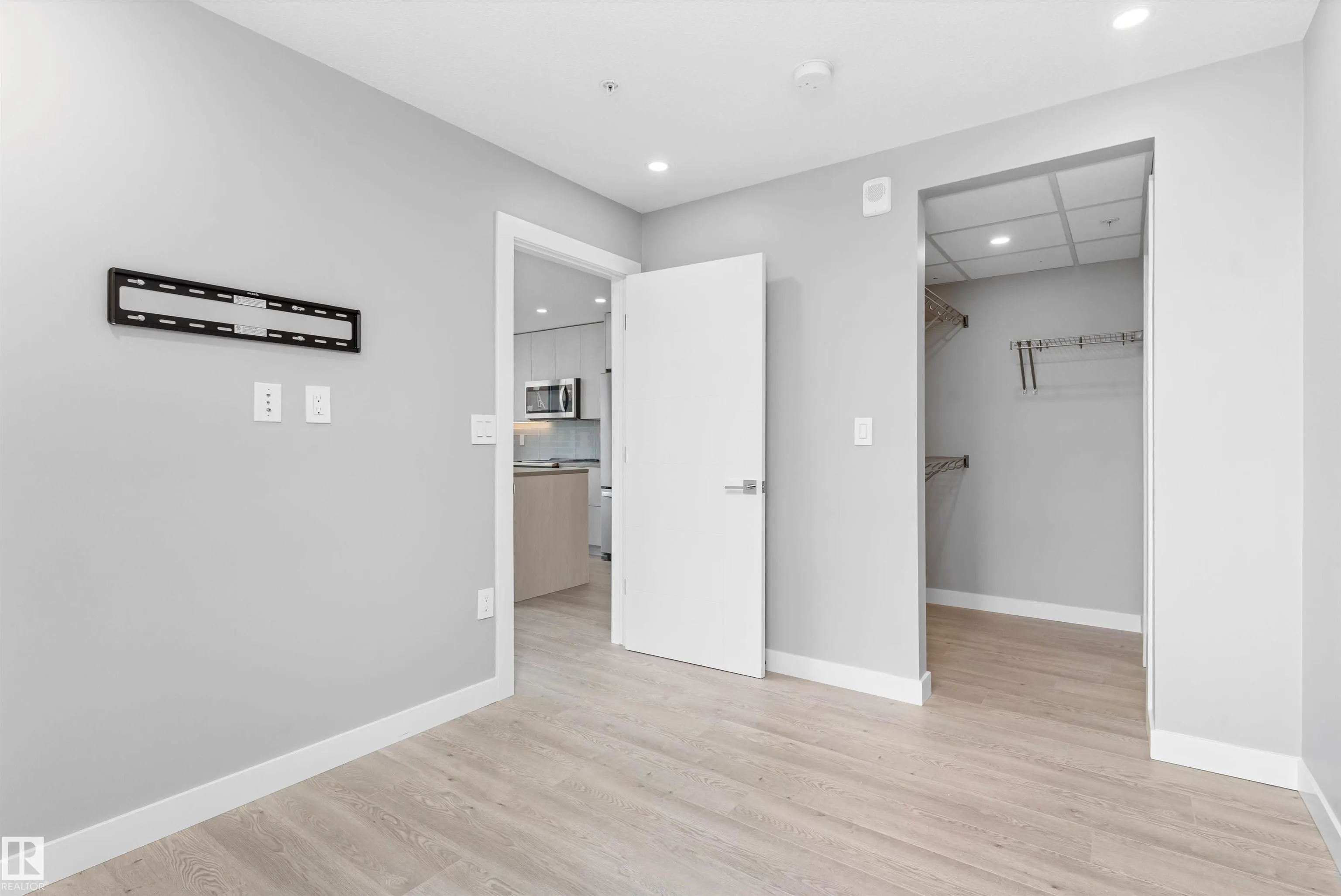 10180 103 Street