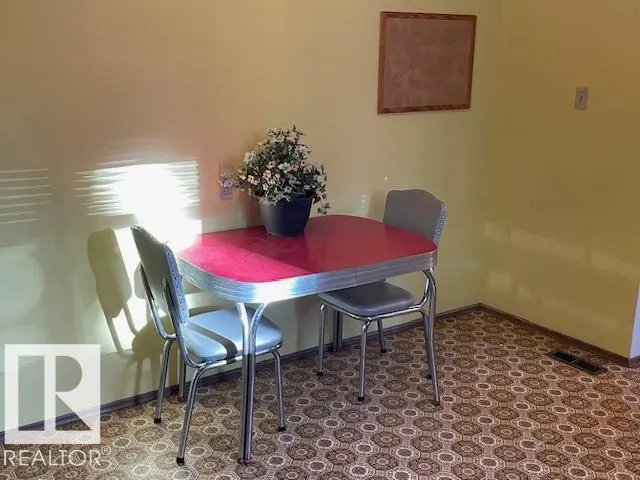 8305 100 Avenue