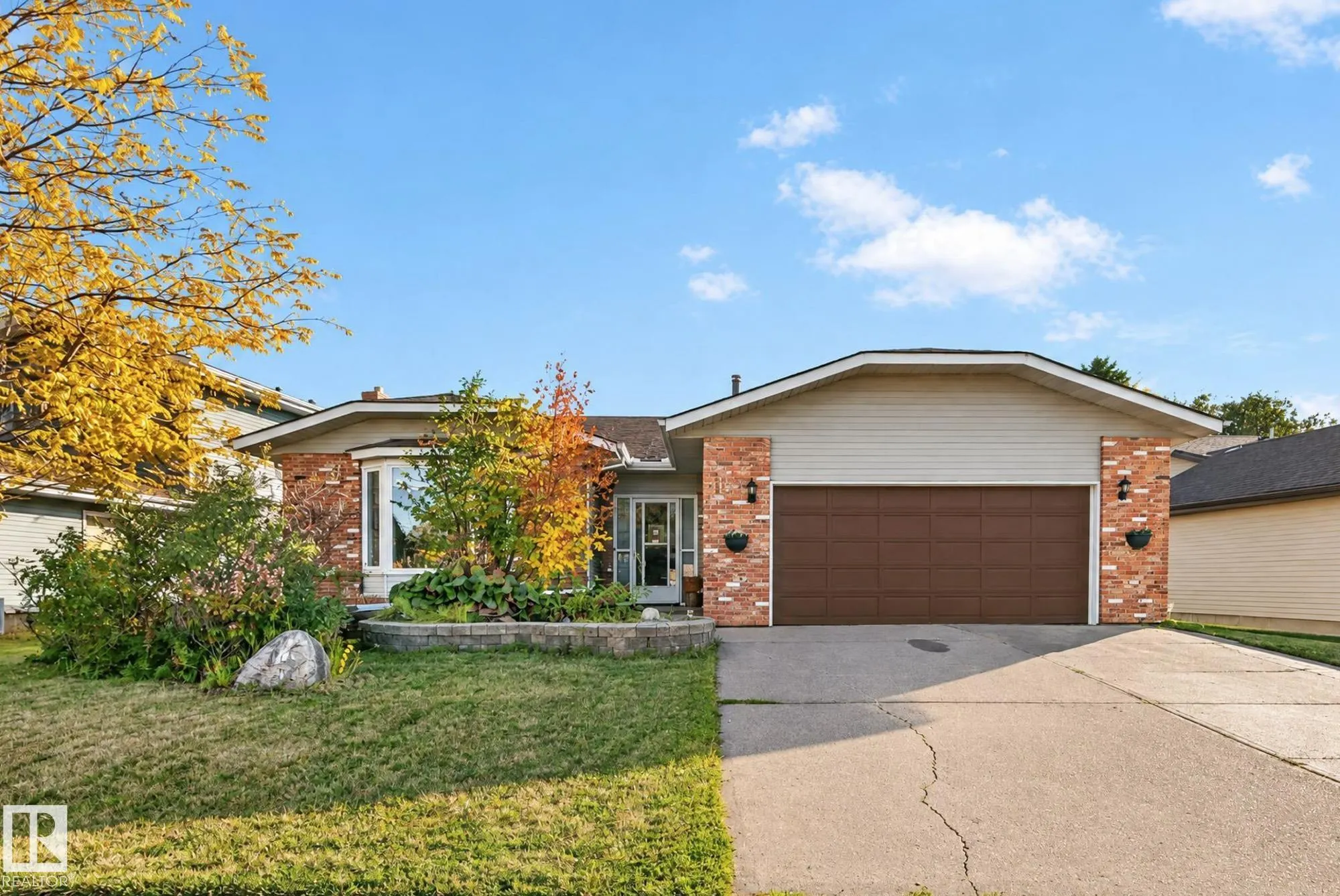 11 HOWSON Crescent