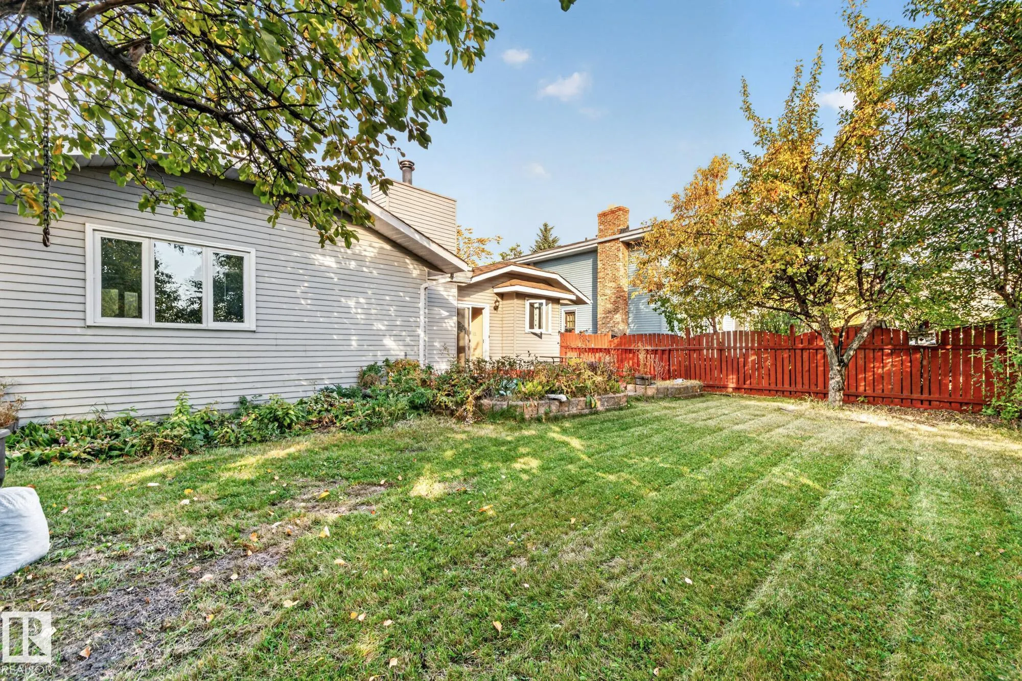 11 HOWSON Crescent