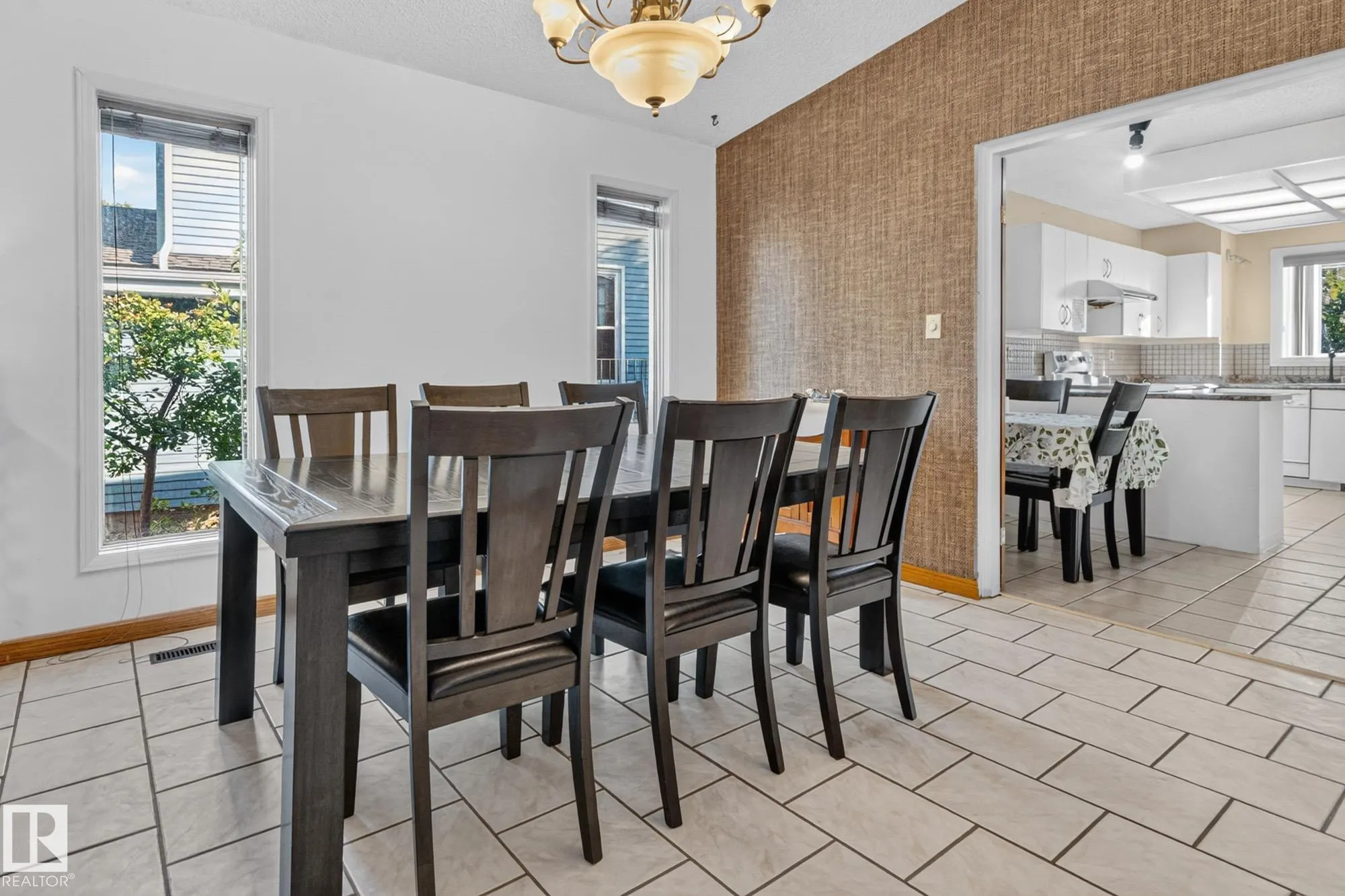 11 HOWSON Crescent
