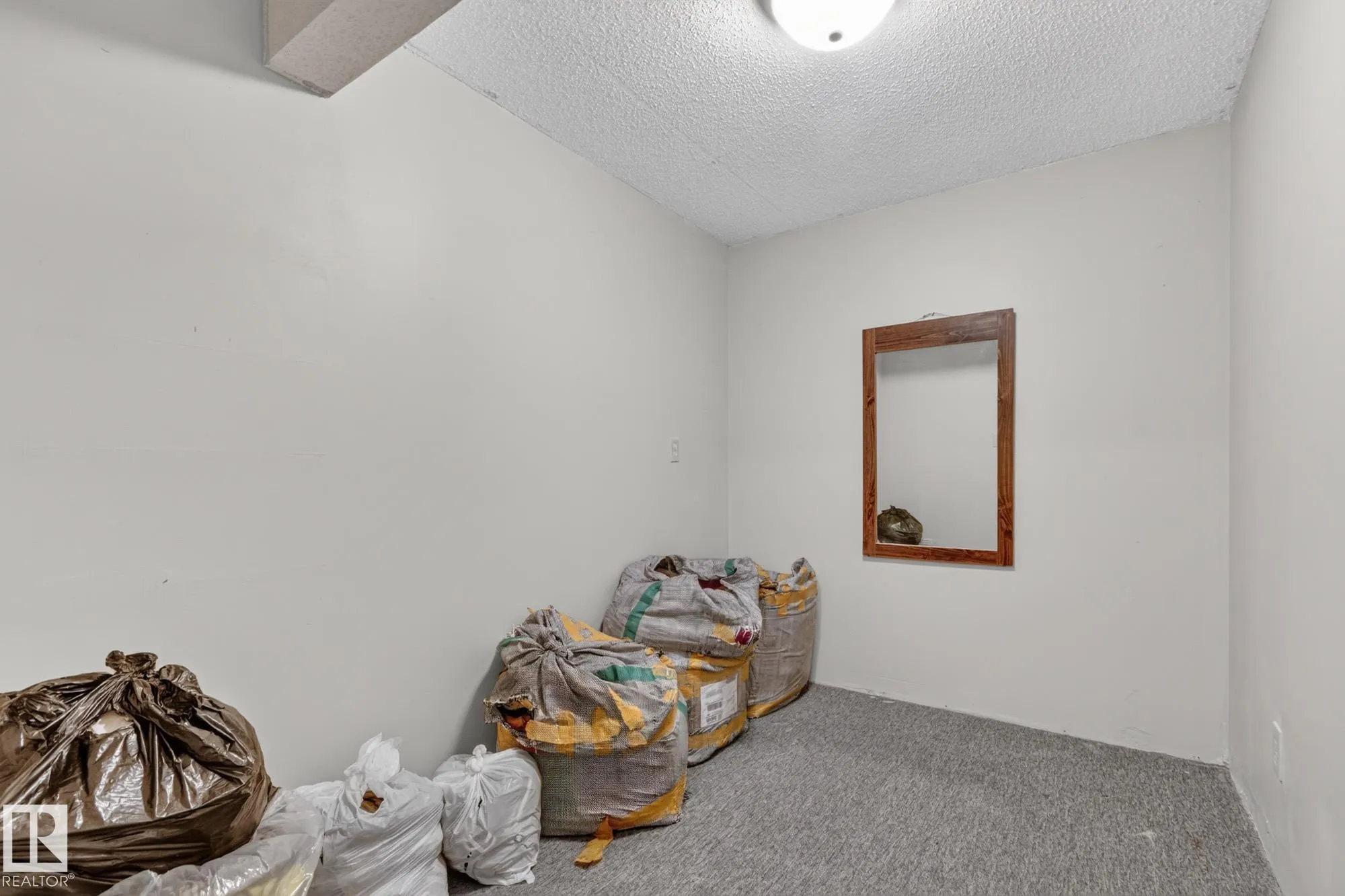 11 HOWSON Crescent