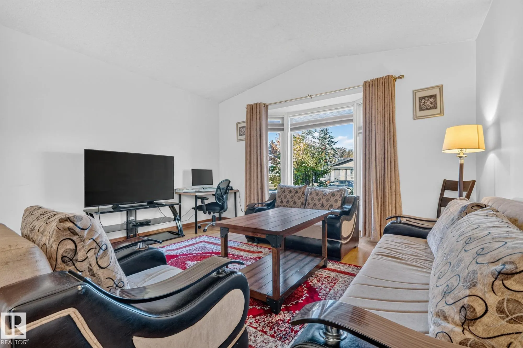 11 HOWSON Crescent