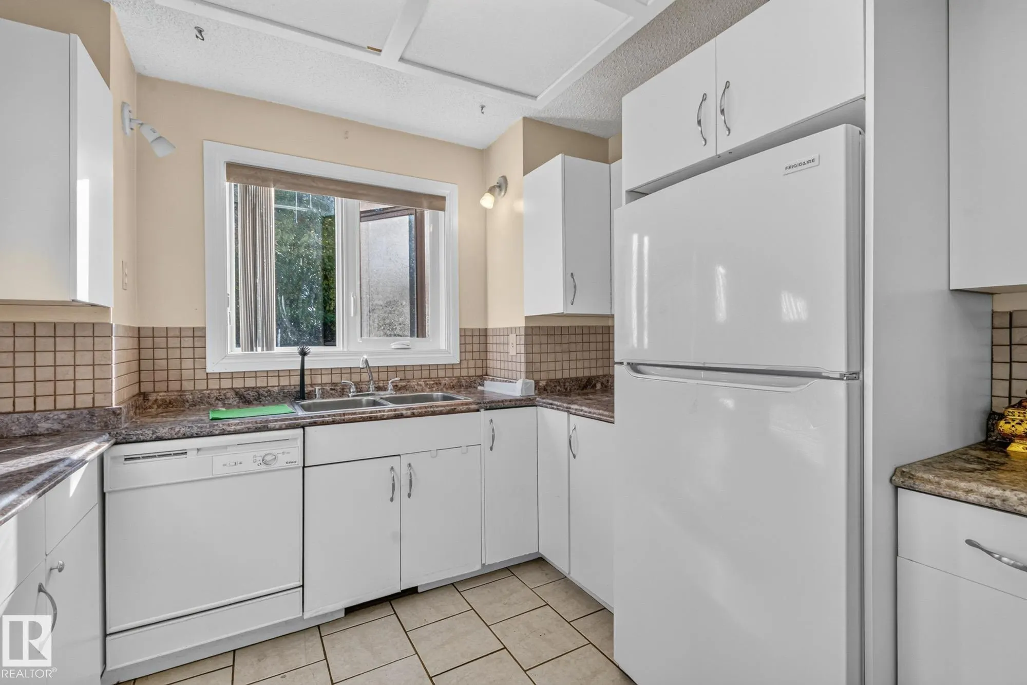 11 HOWSON Crescent