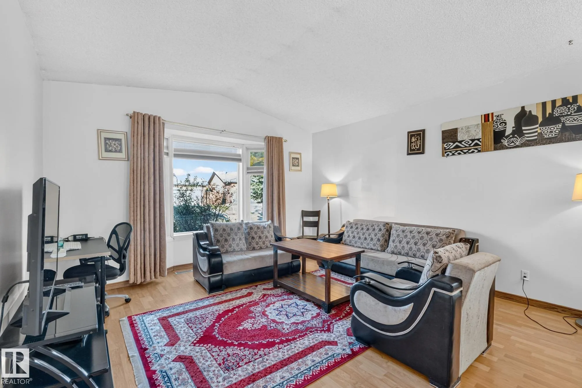 11 HOWSON Crescent