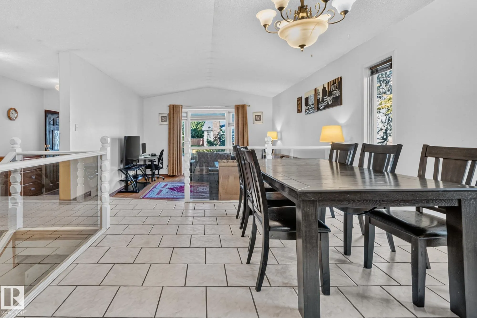 11 HOWSON Crescent