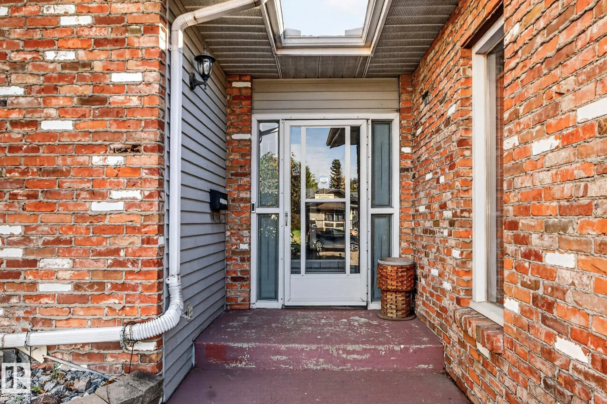 11 HOWSON Crescent