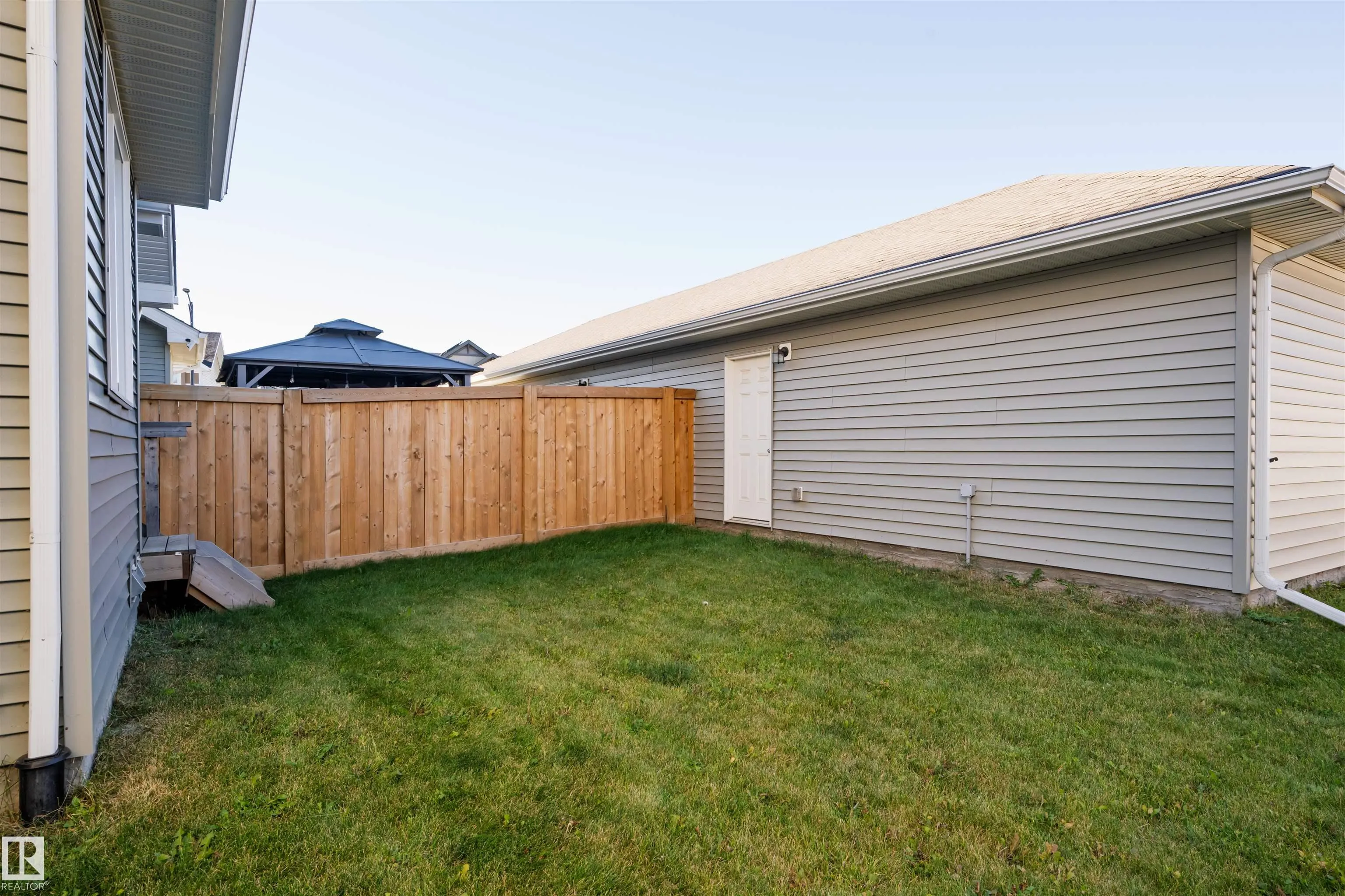 222 DESROCHERS Boulevard