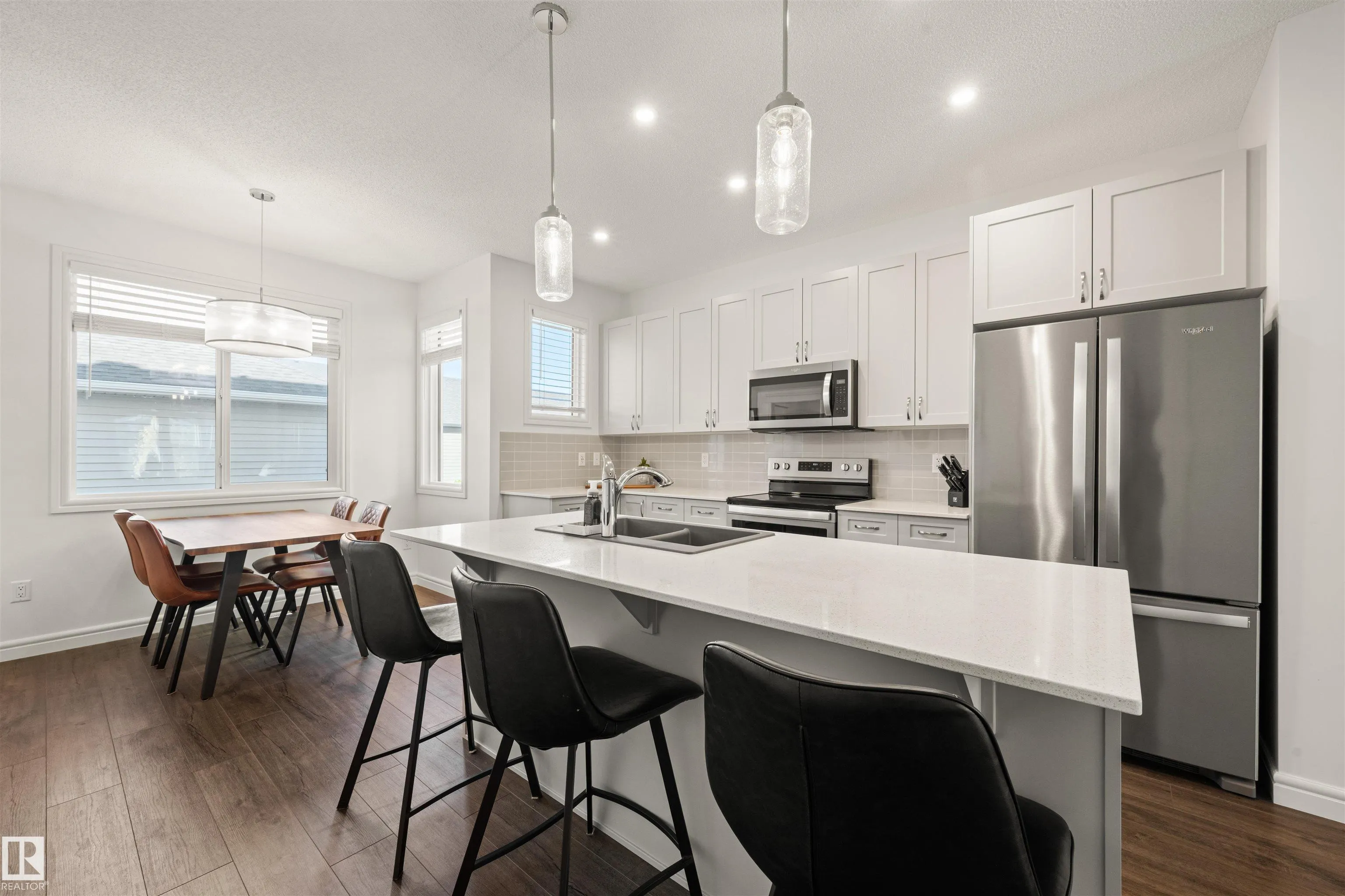 222 DESROCHERS Boulevard