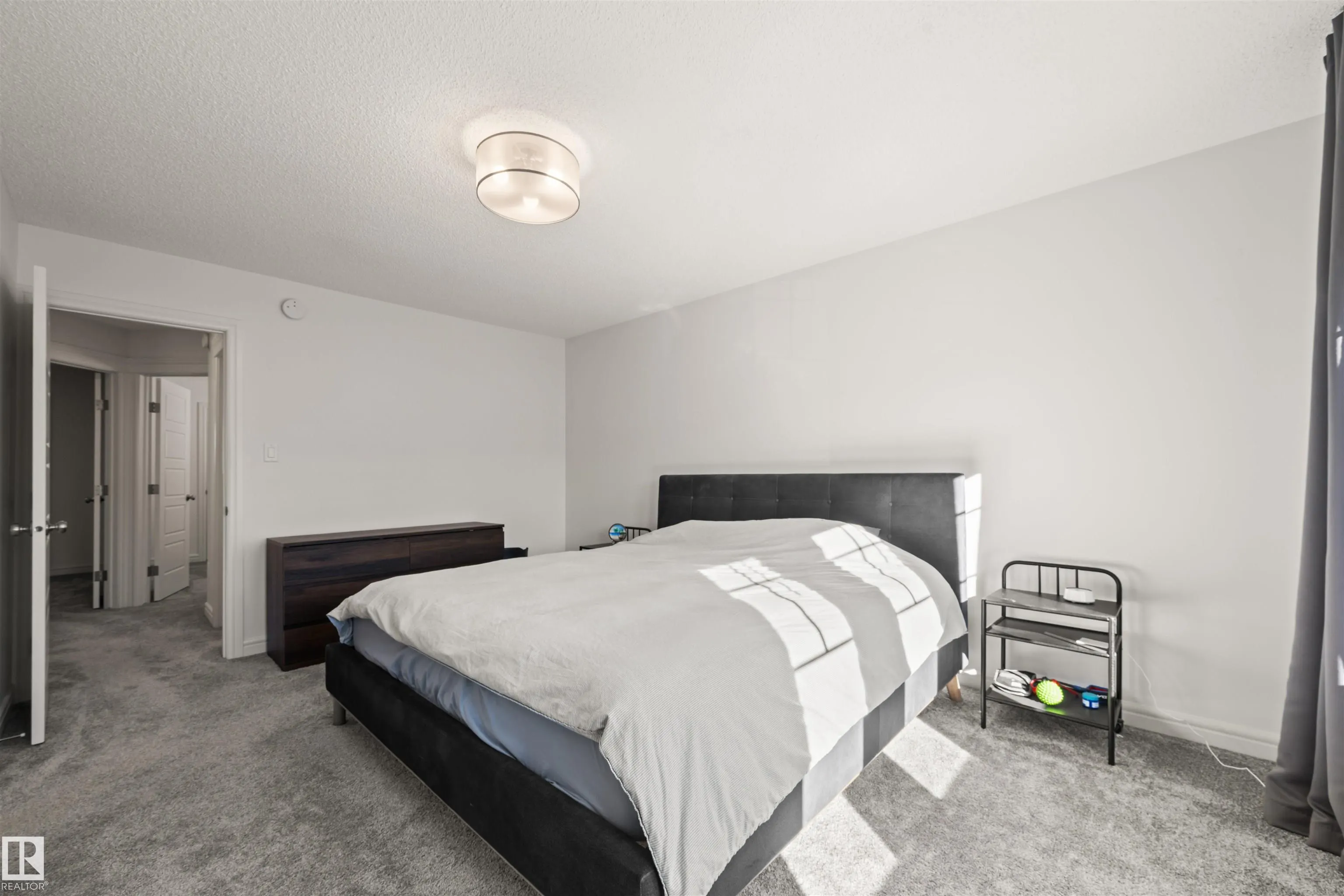 222 DESROCHERS Boulevard