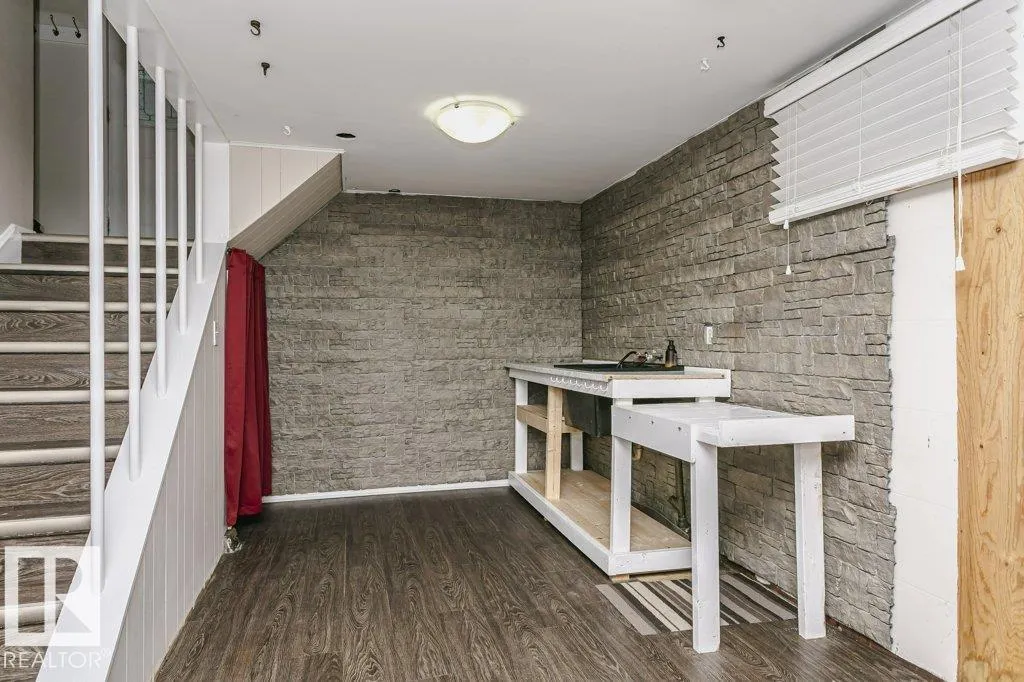 12255 DOVERCOURT Crescent