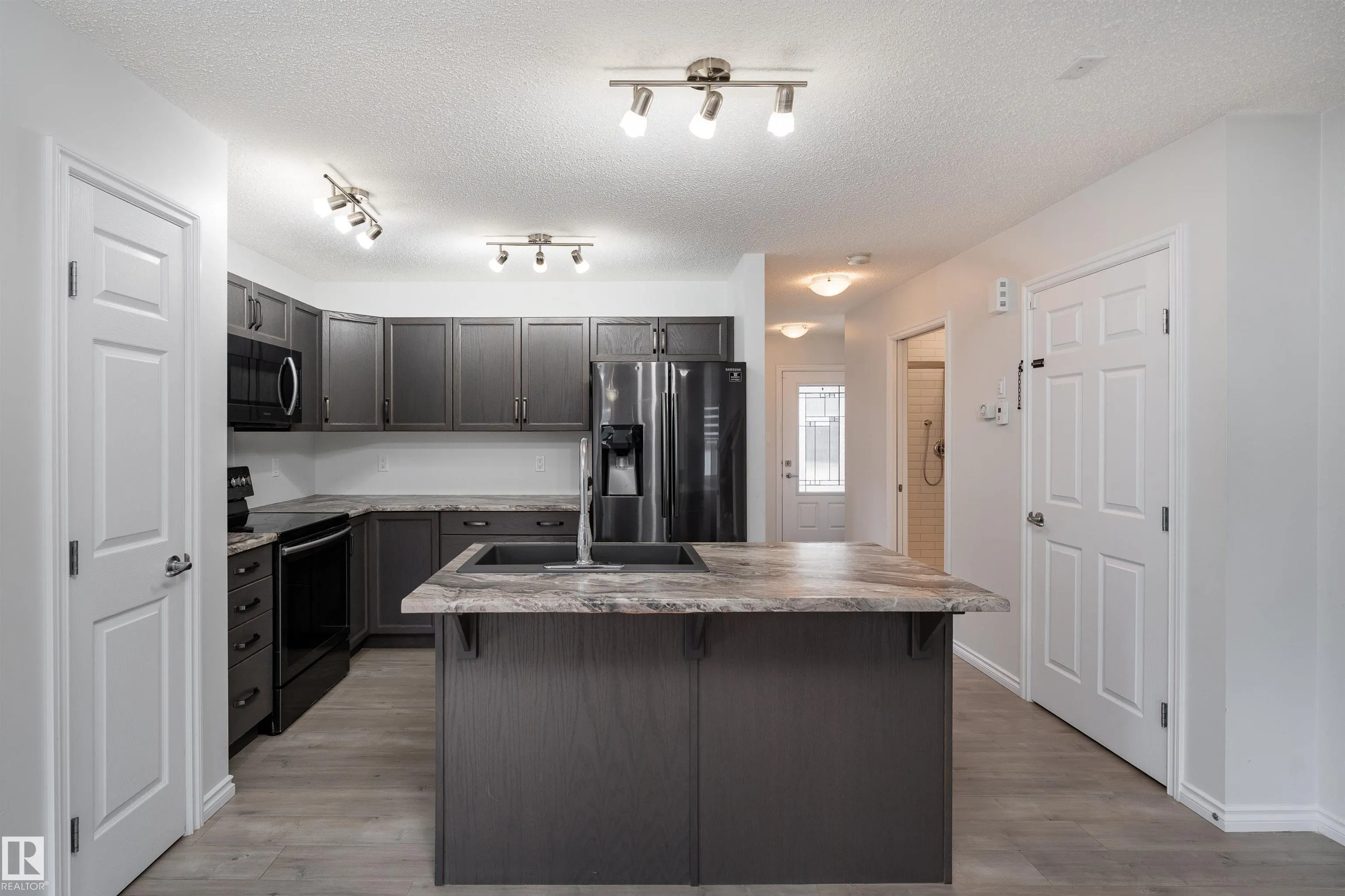 2416 WONNACOTT Court