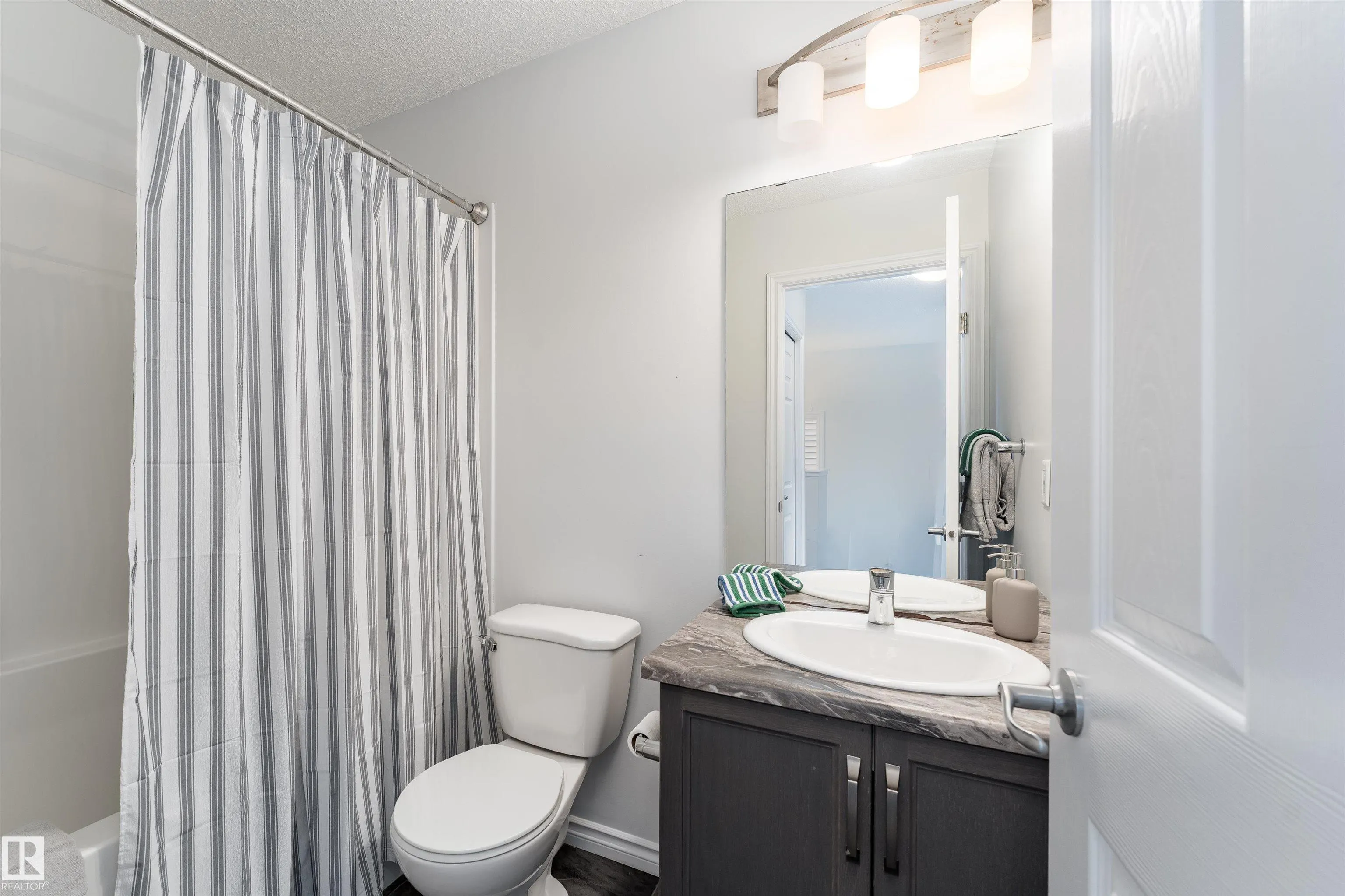 2416 WONNACOTT Court