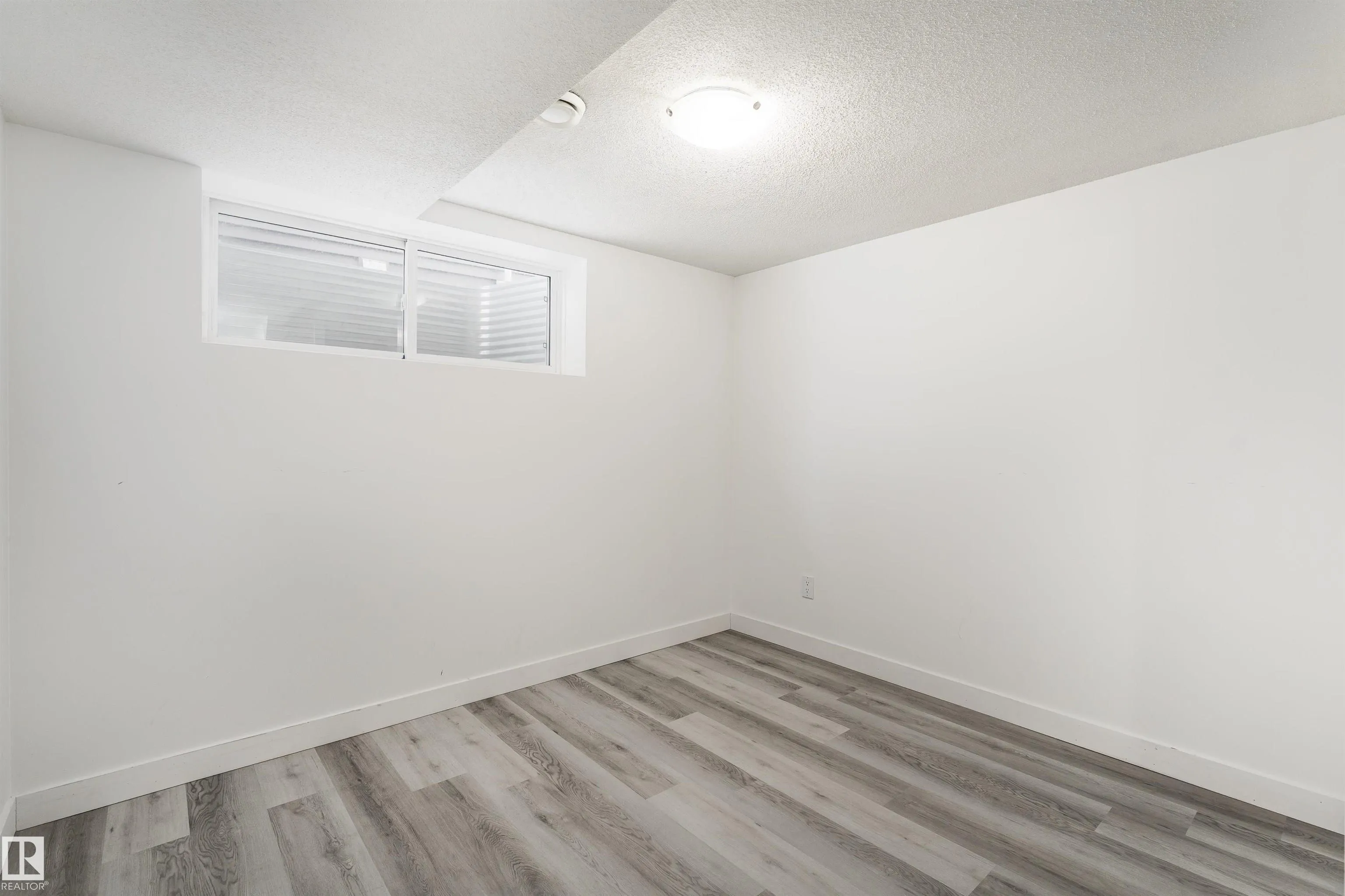 2416 WONNACOTT Court