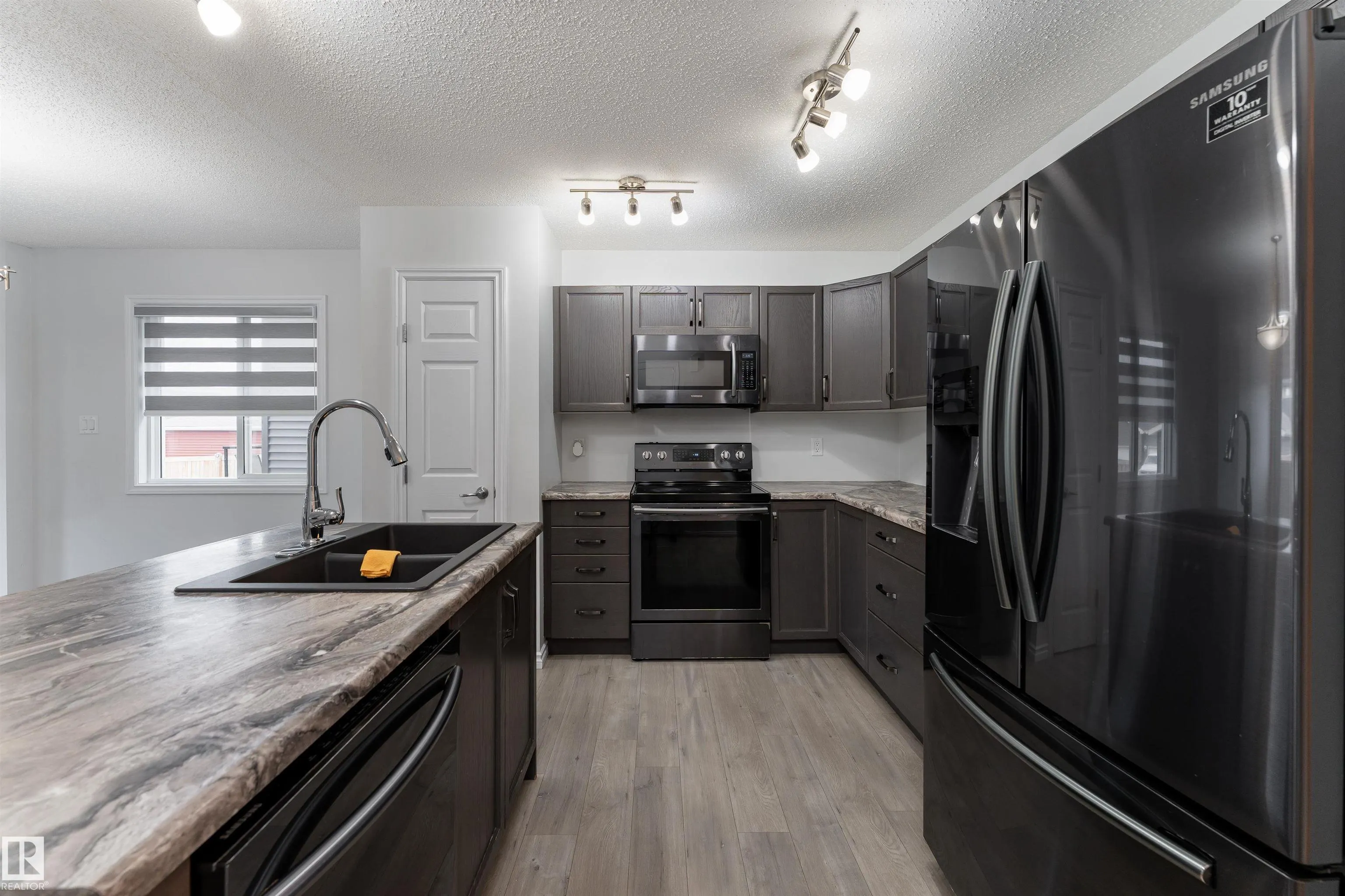 2416 WONNACOTT Court