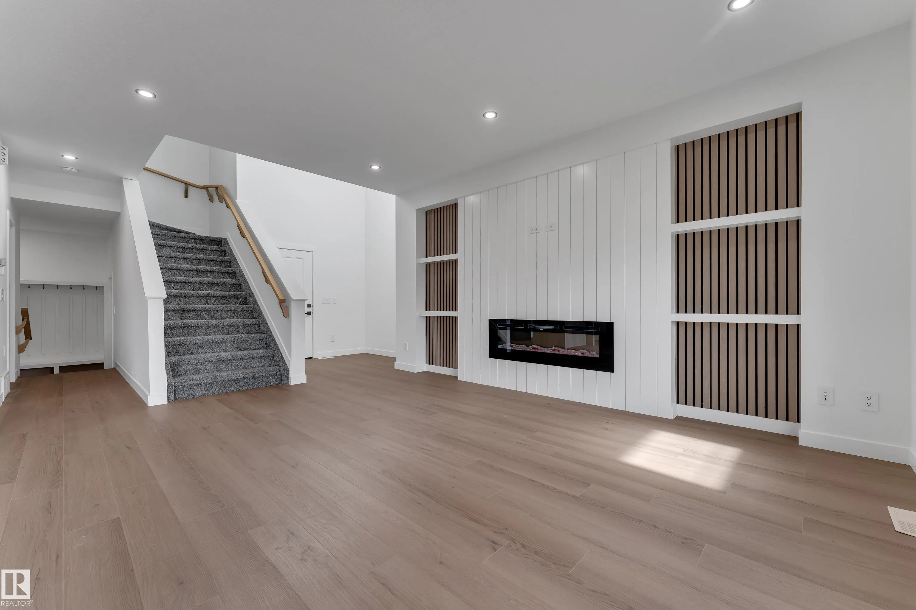 58 SILVERSTONE Drive