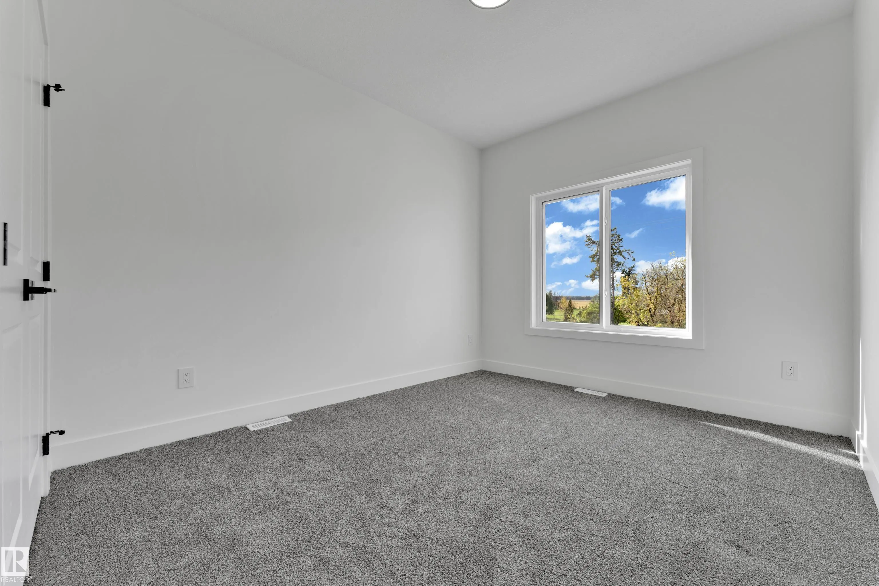 261 Linden Loop