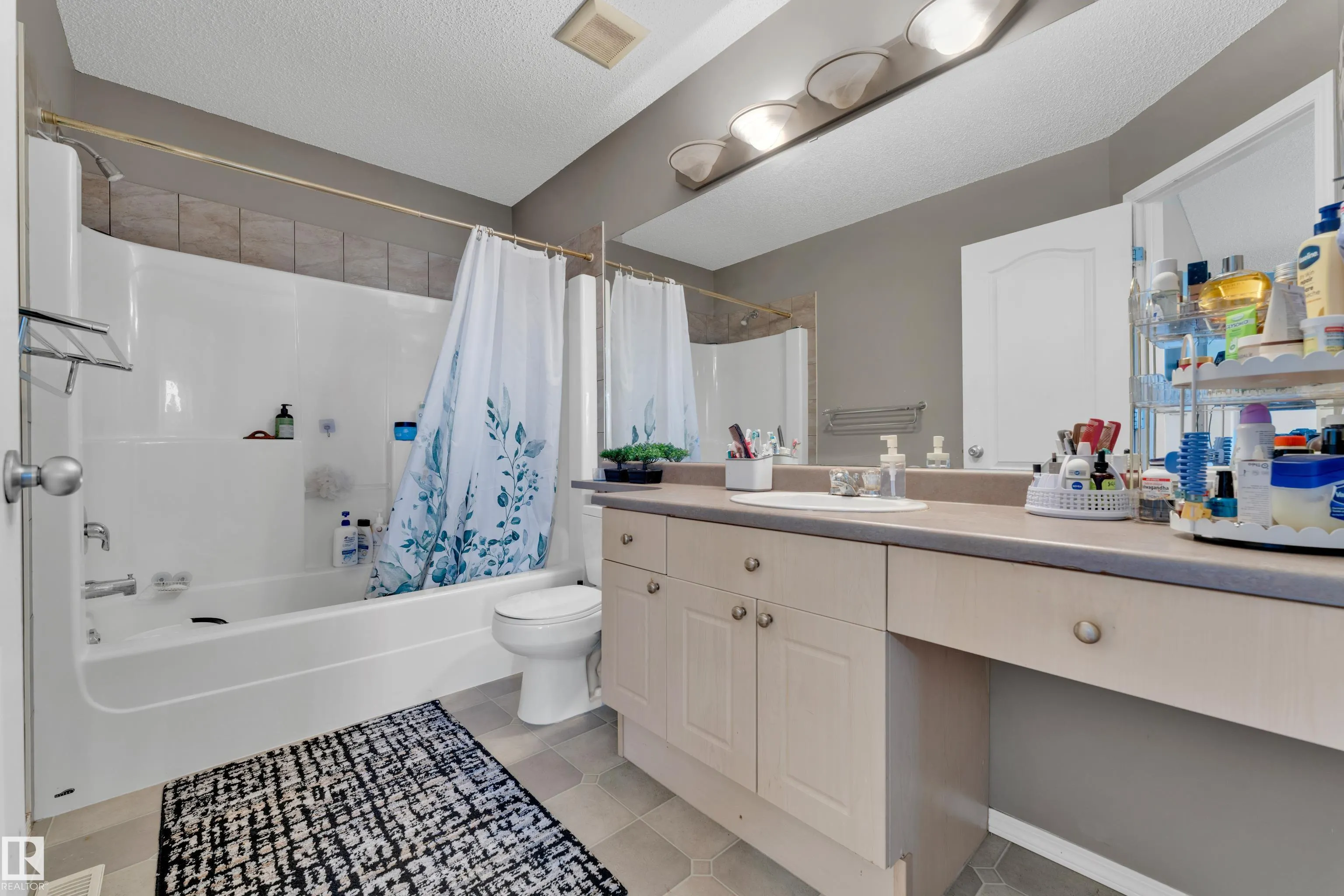331 SILVER BERRY Road
