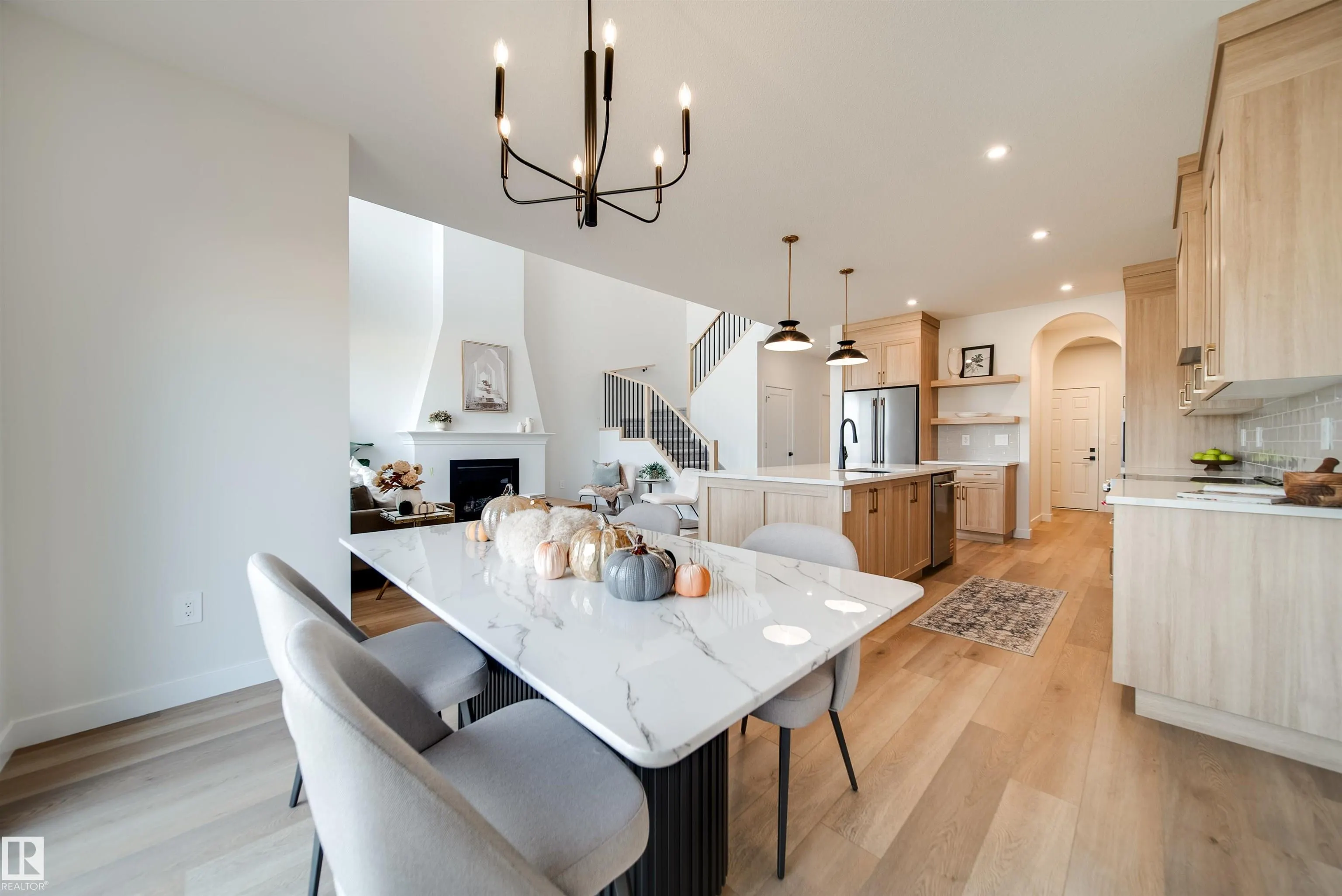 63 Chartres Close