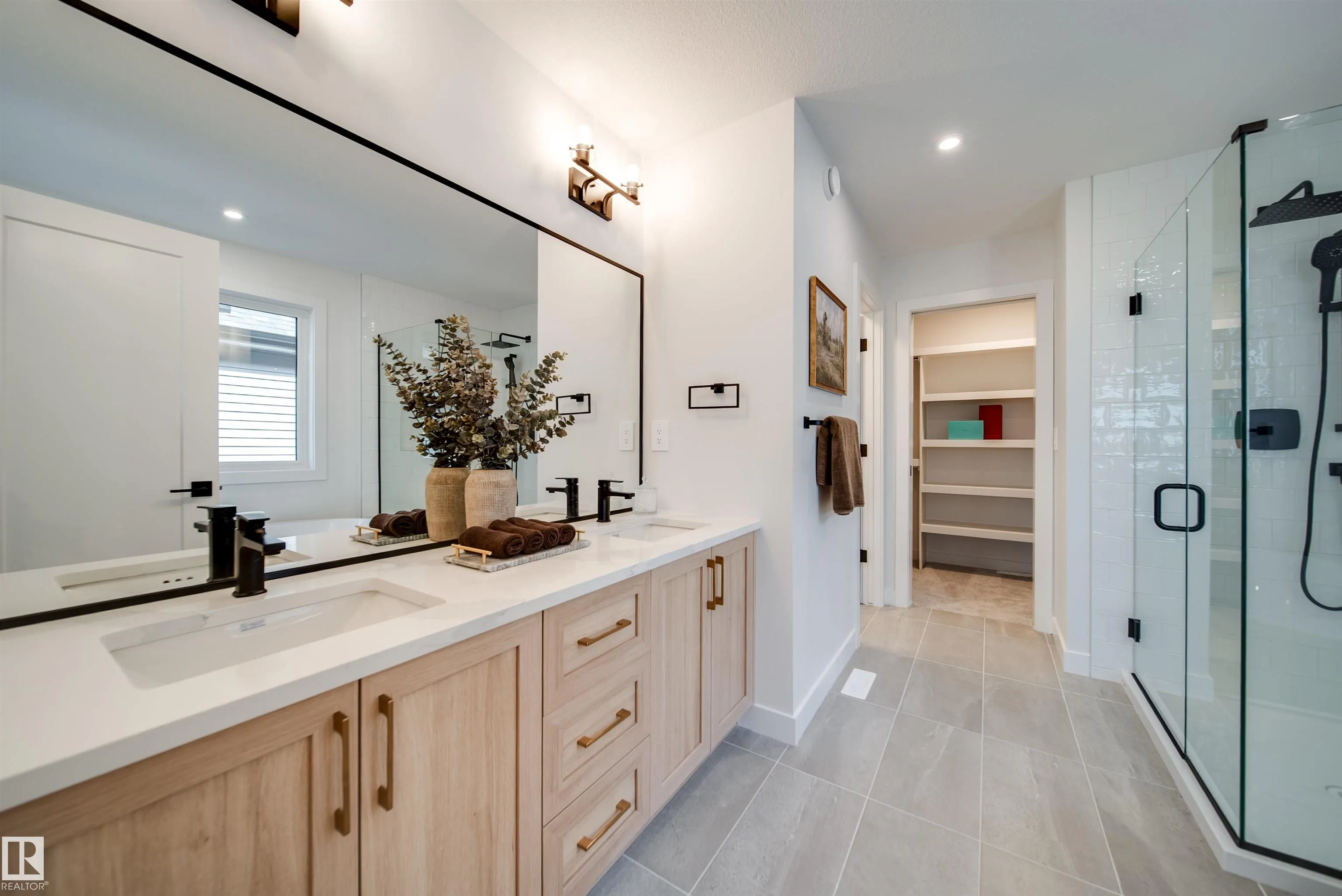 63 Chartres Close