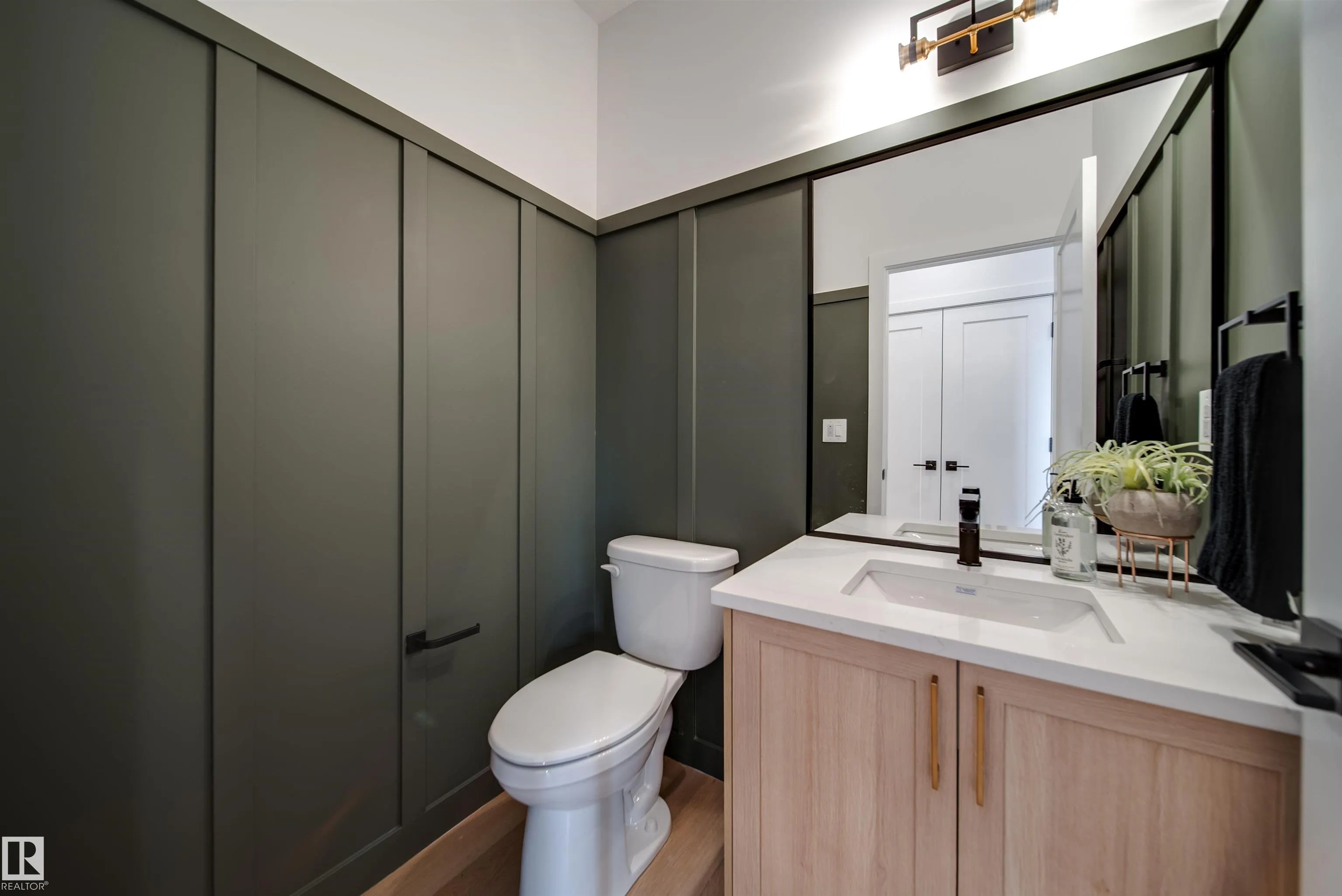 63 Chartres Close