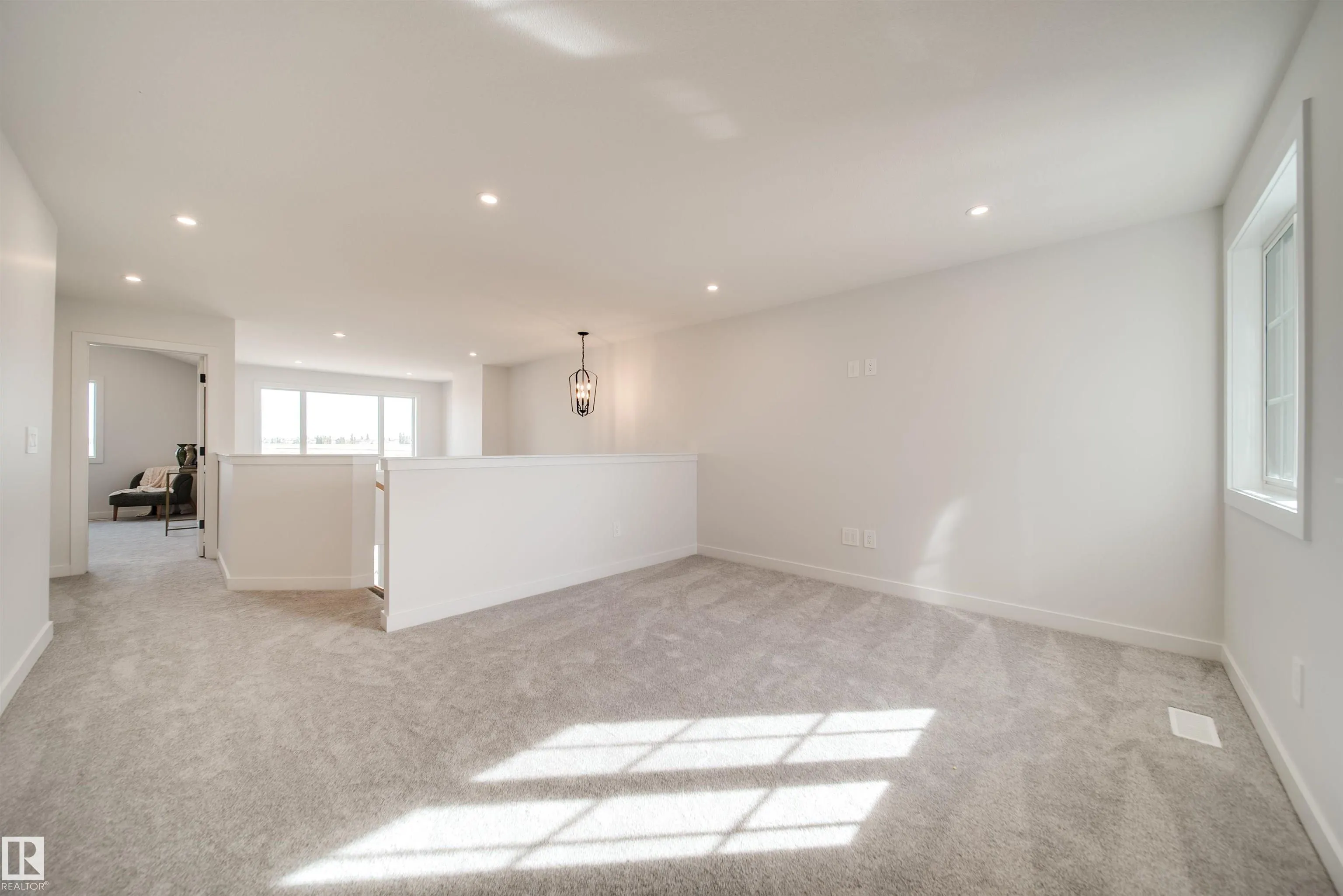 63 Chartres Close
