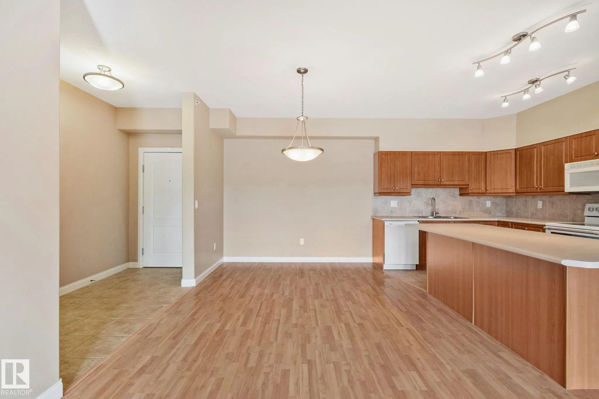 1406 HODGSON Way