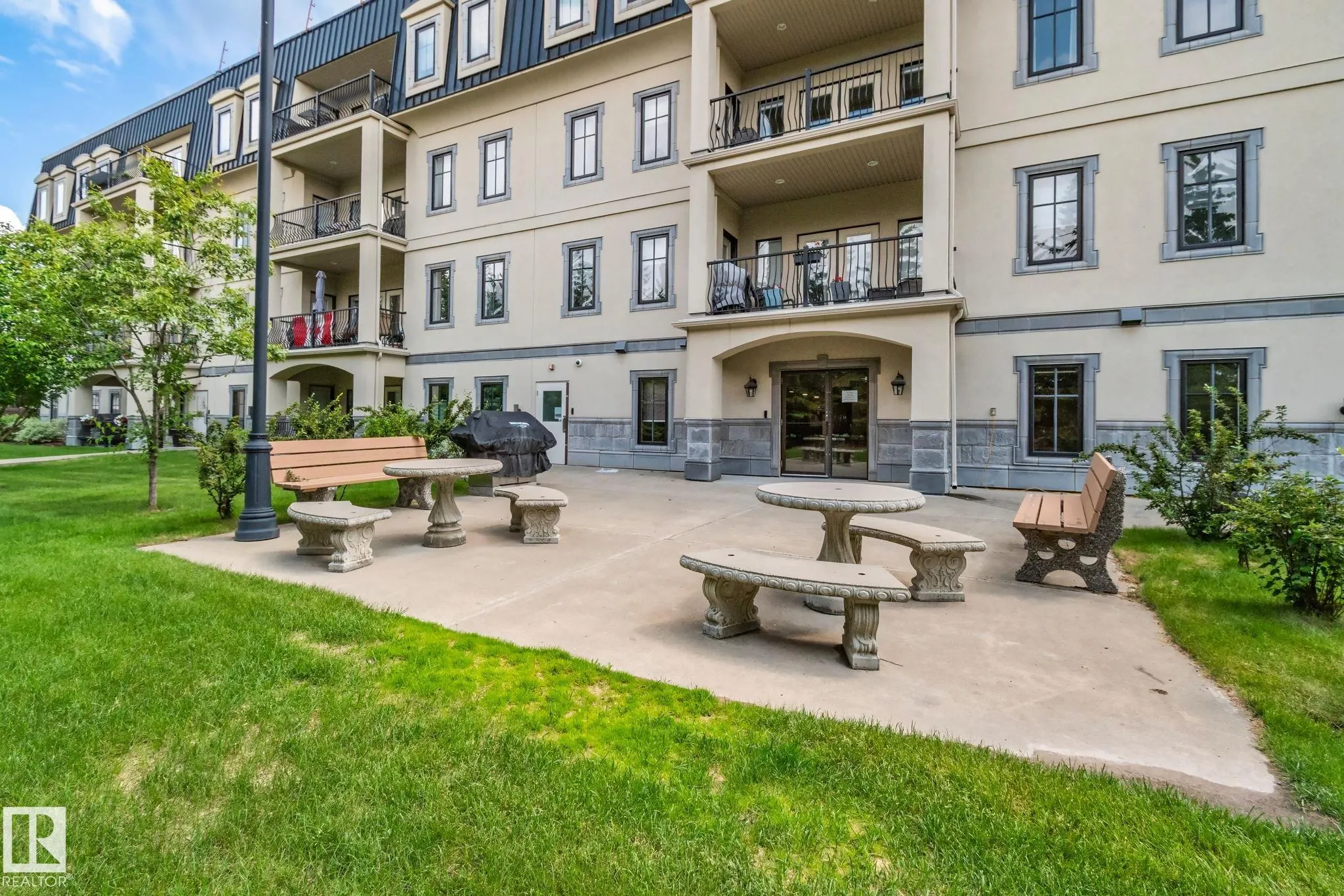 1406 HODGSON Way