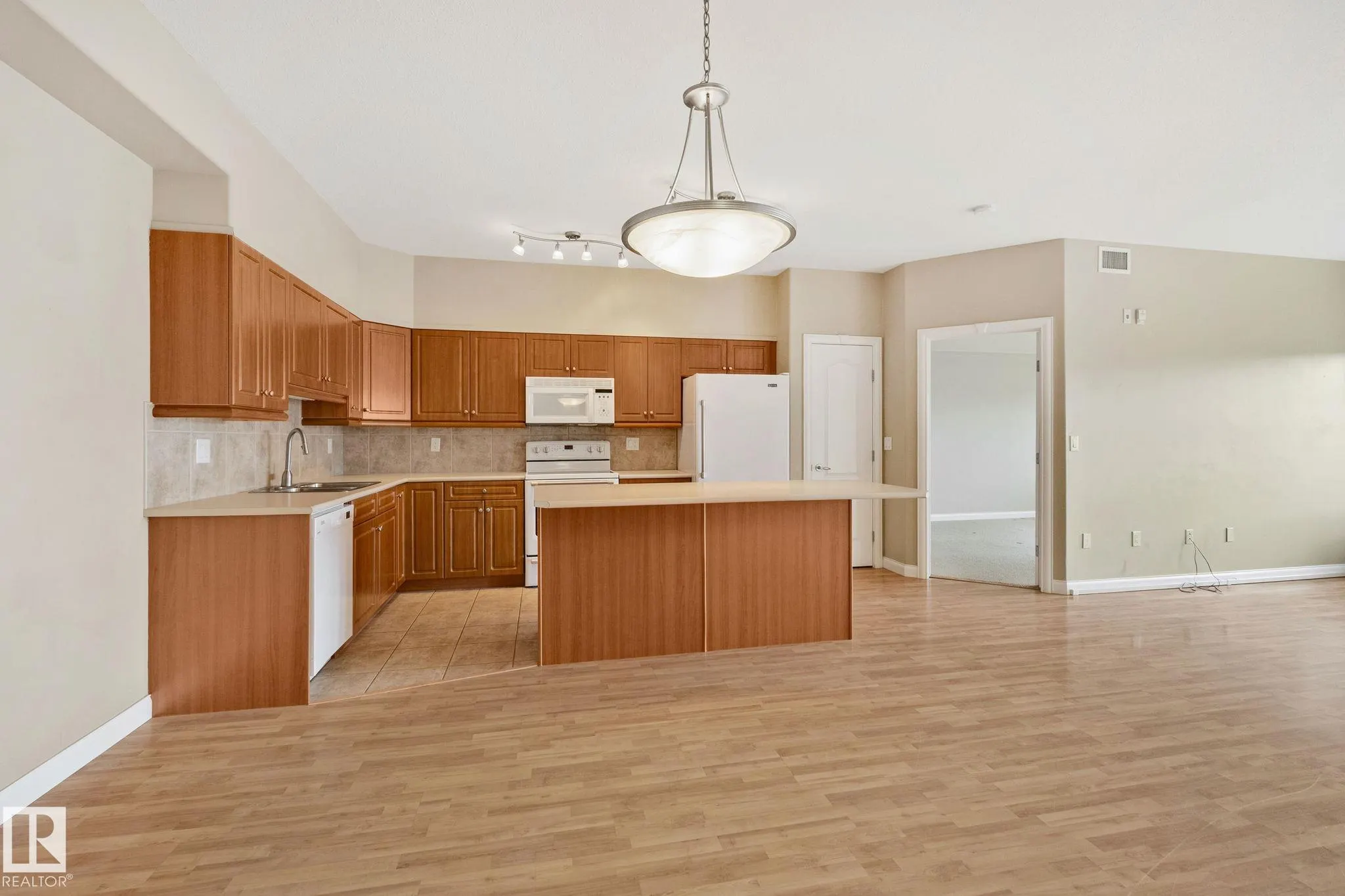 1406 HODGSON Way