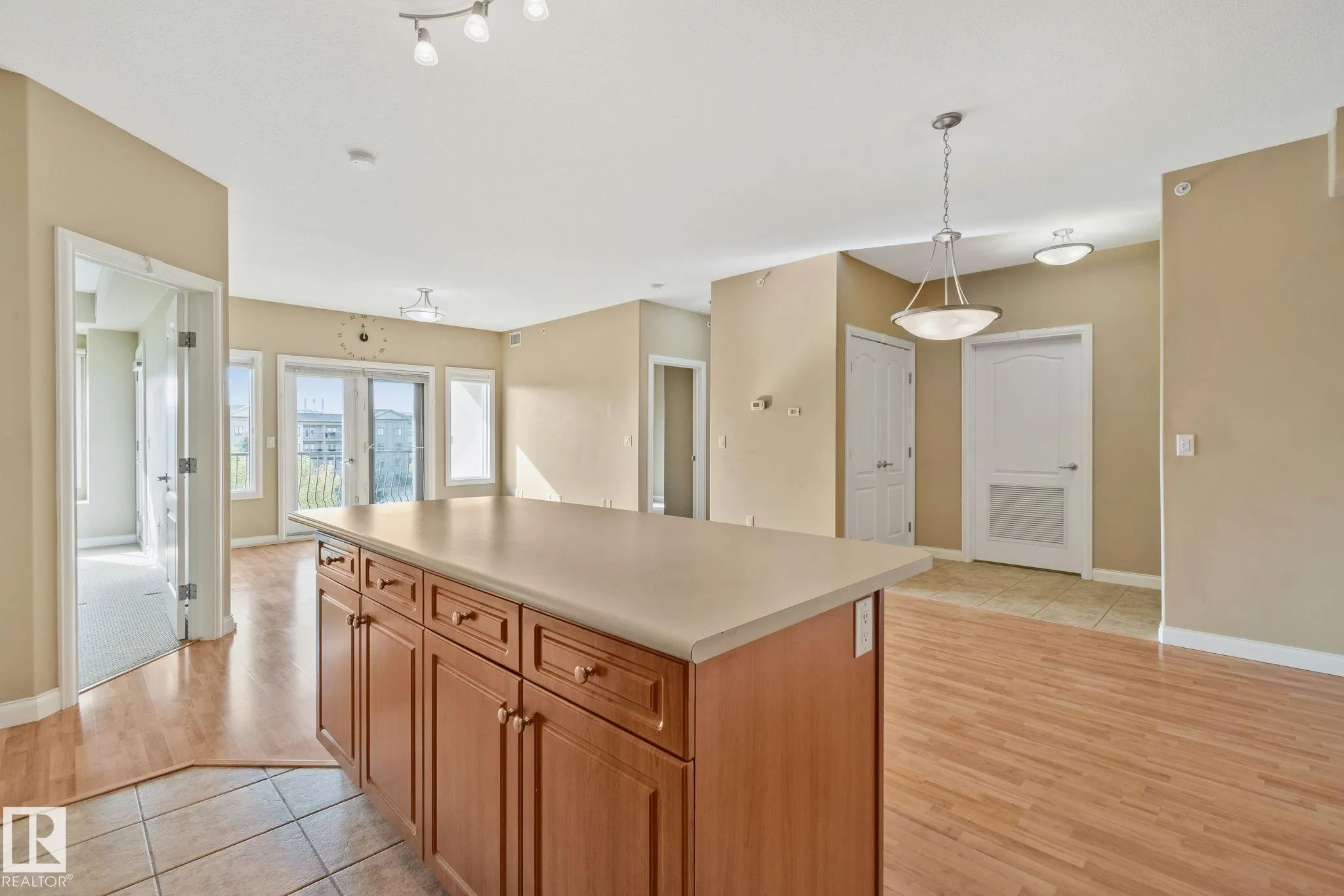 1406 HODGSON Way
