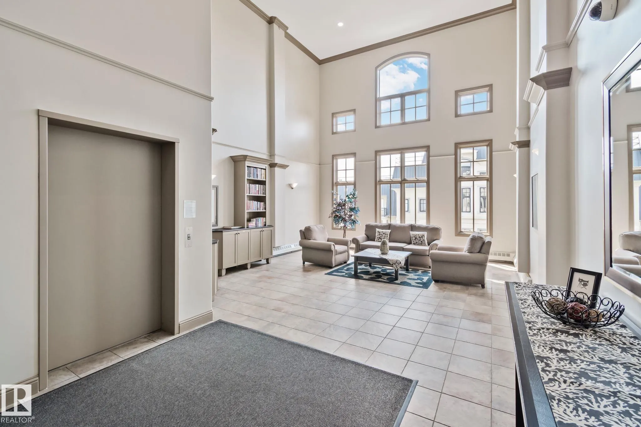 1406 HODGSON Way