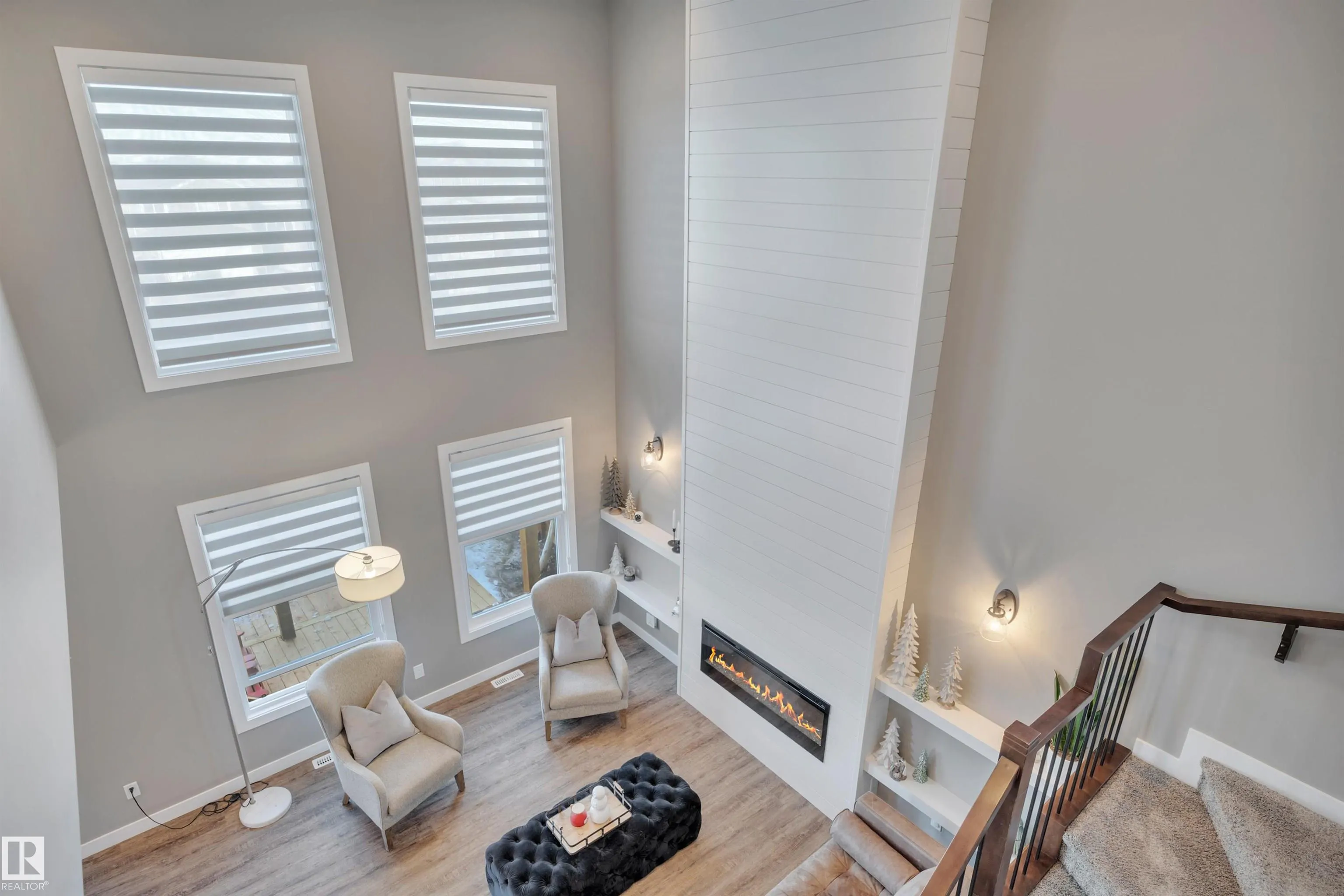 10 MOBERG Close