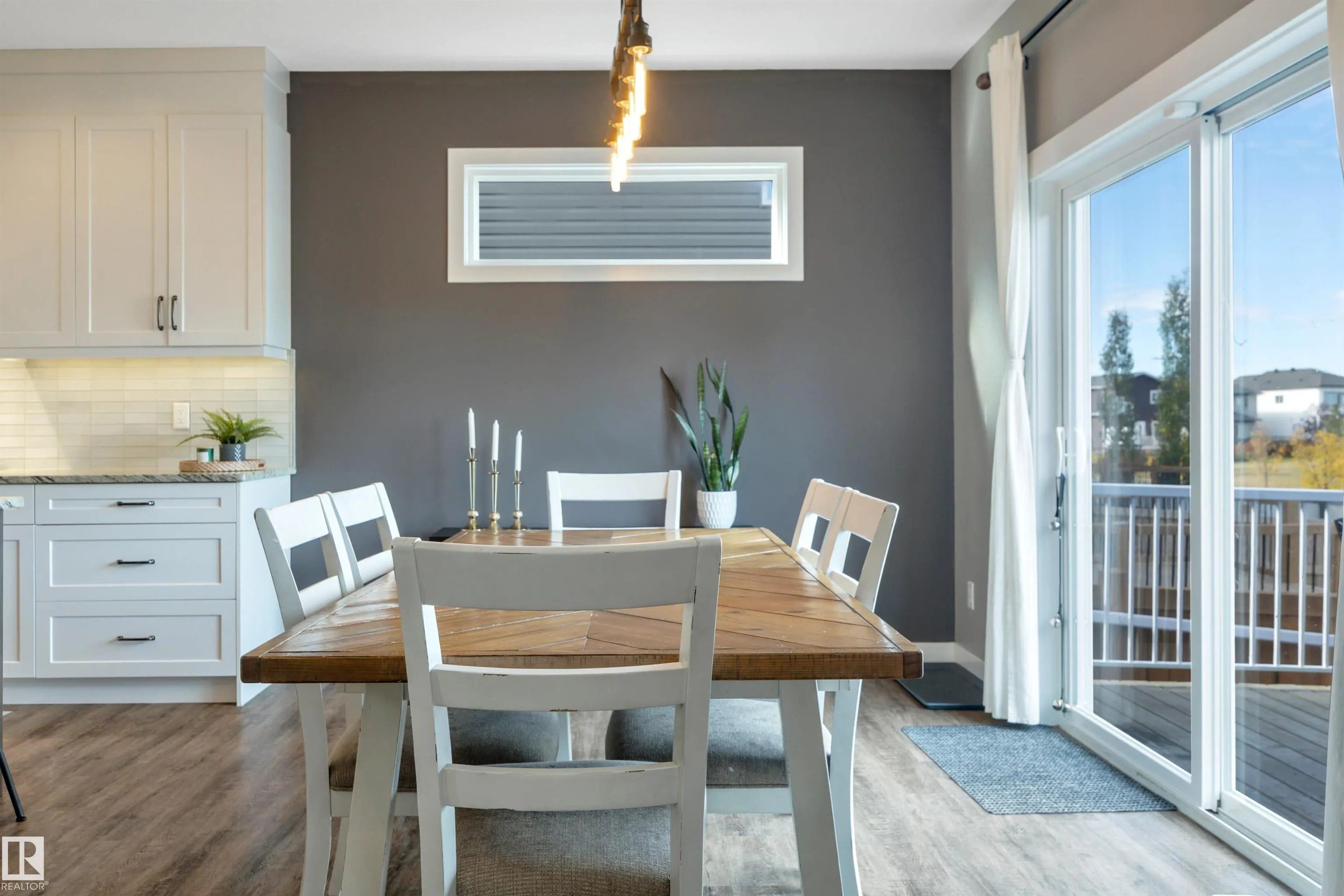 10 MOBERG Close