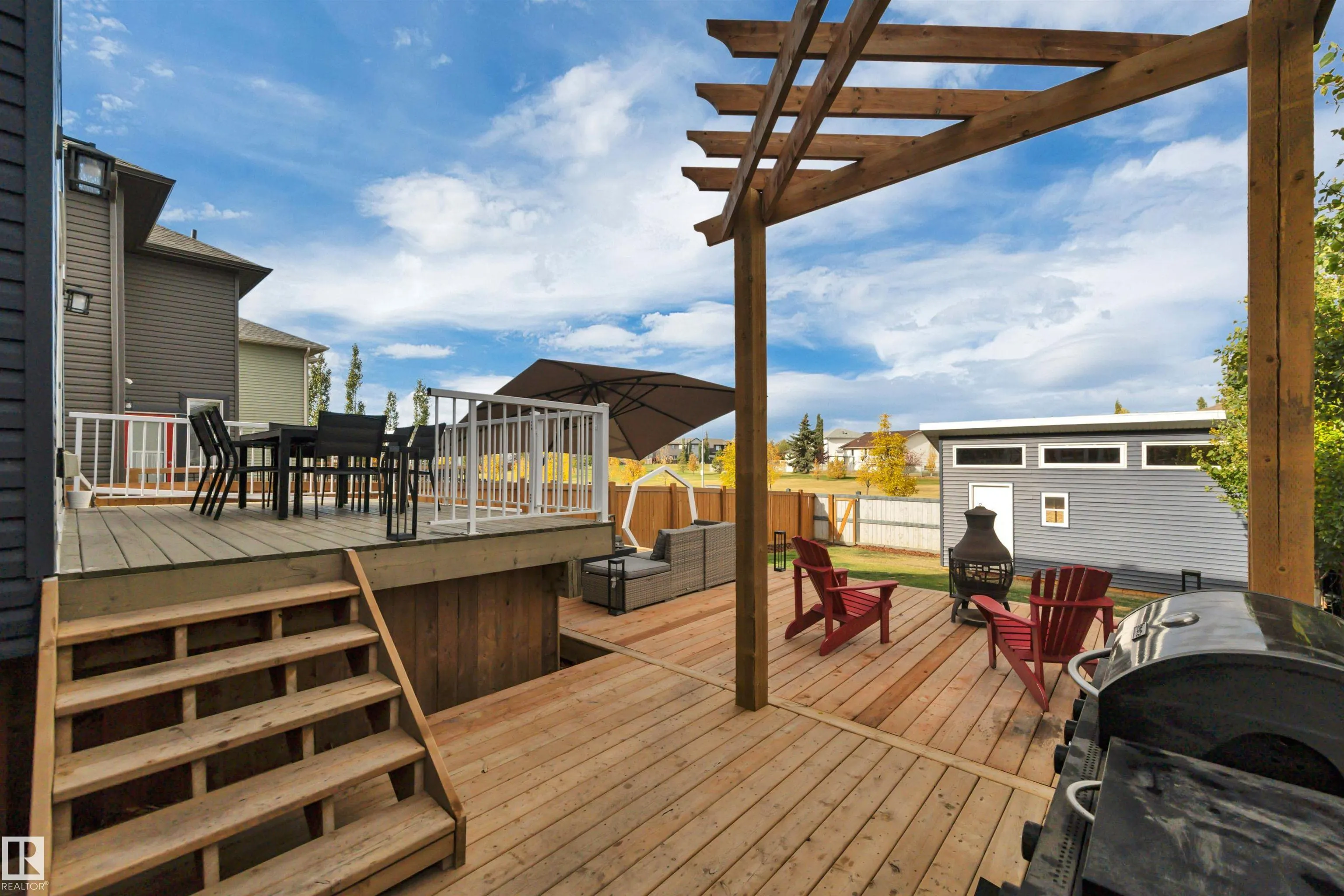 10 MOBERG Close