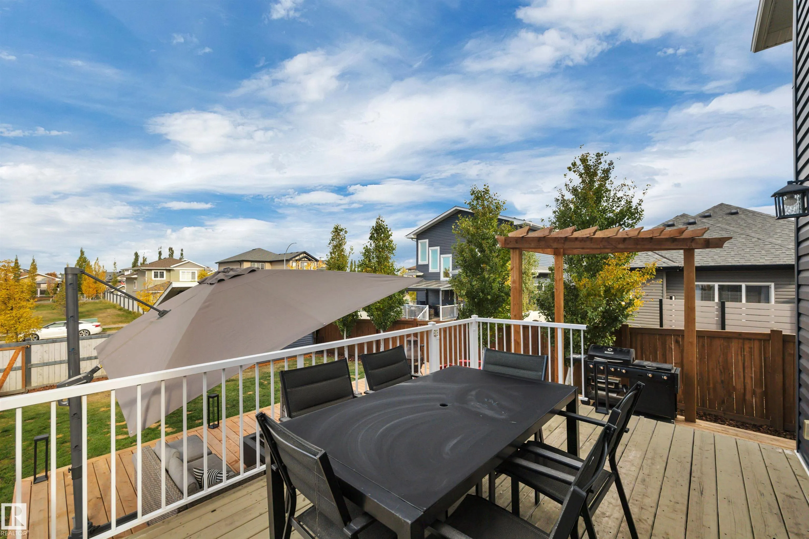 10 MOBERG Close