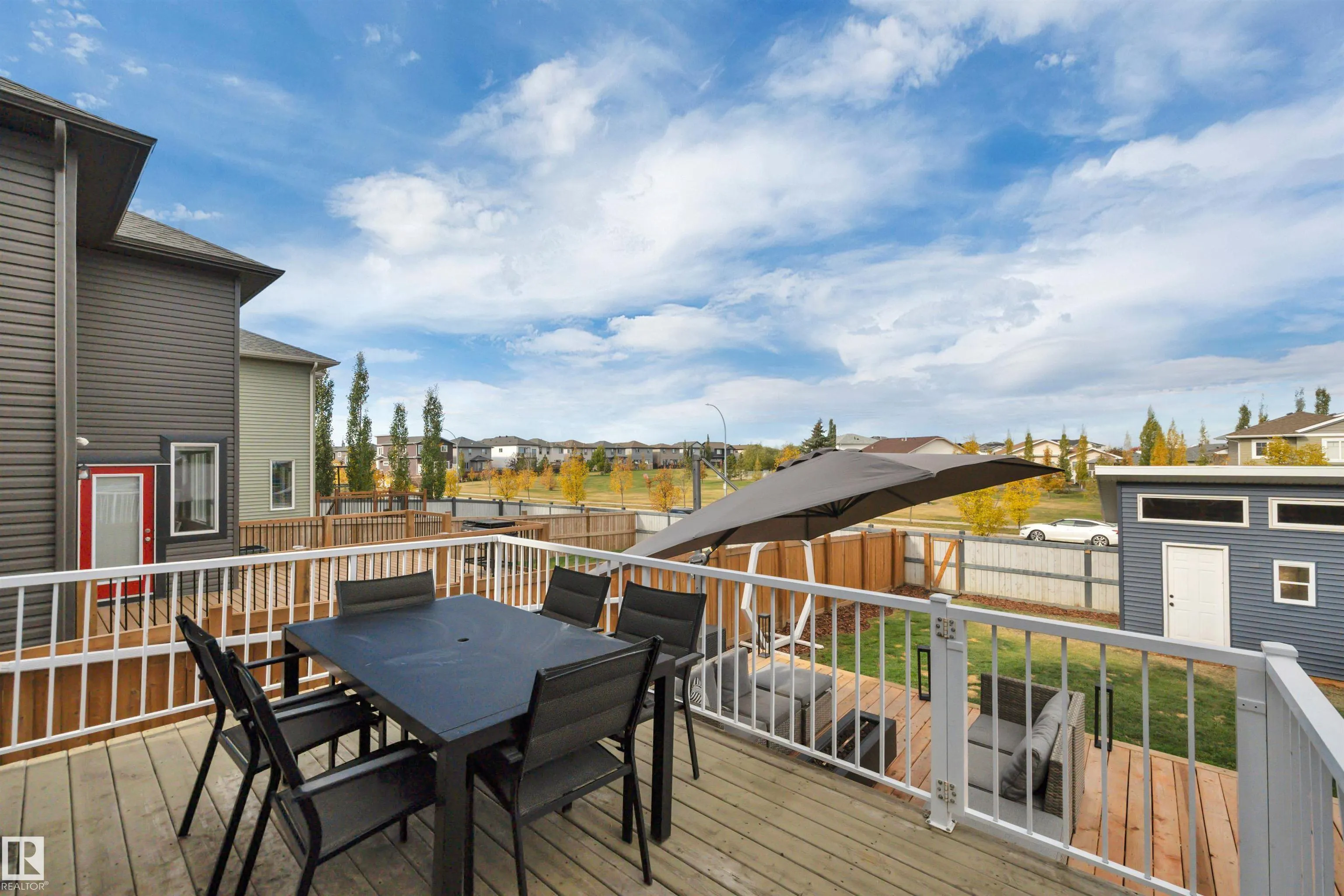 10 MOBERG Close