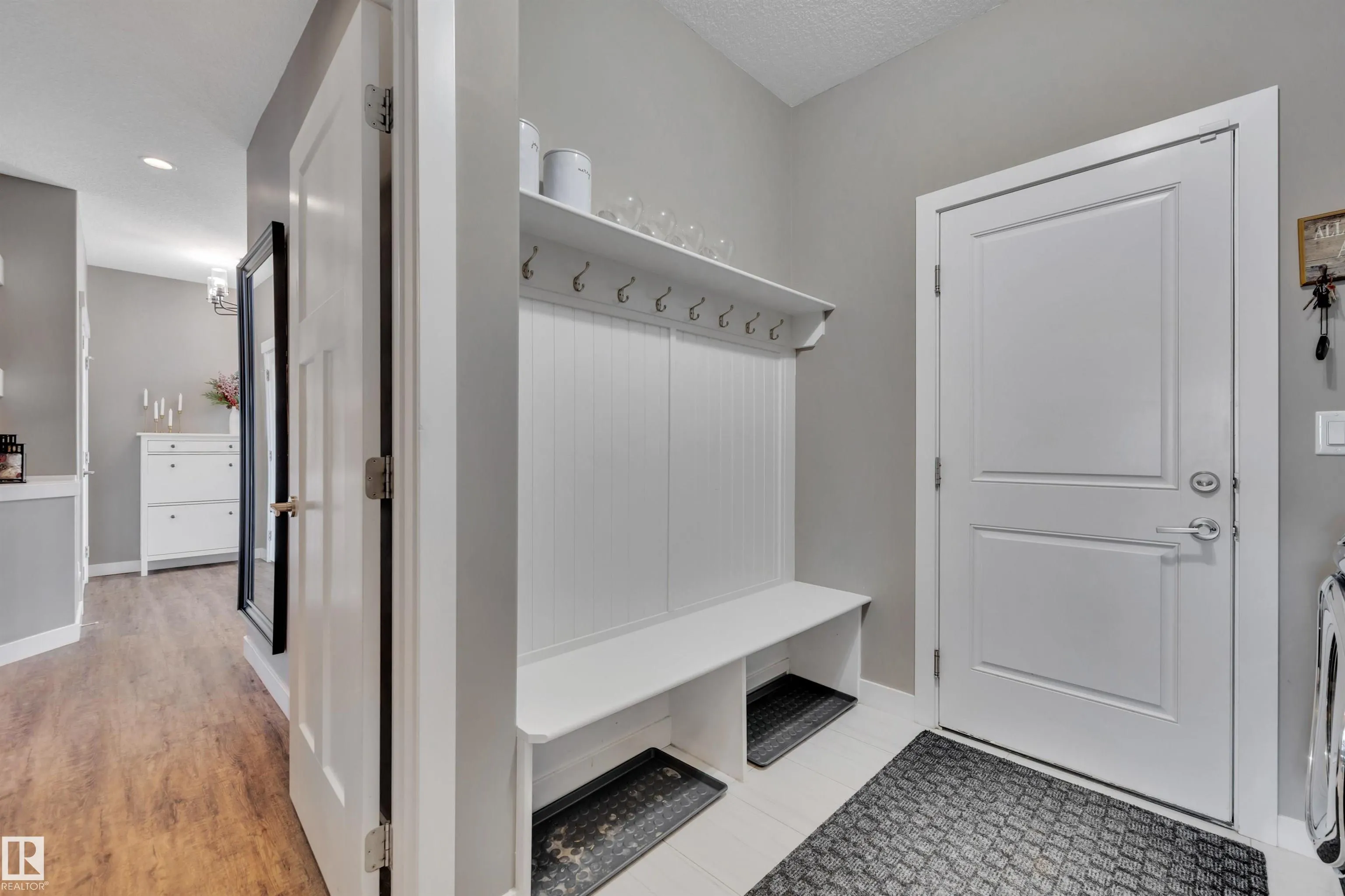 10 MOBERG Close