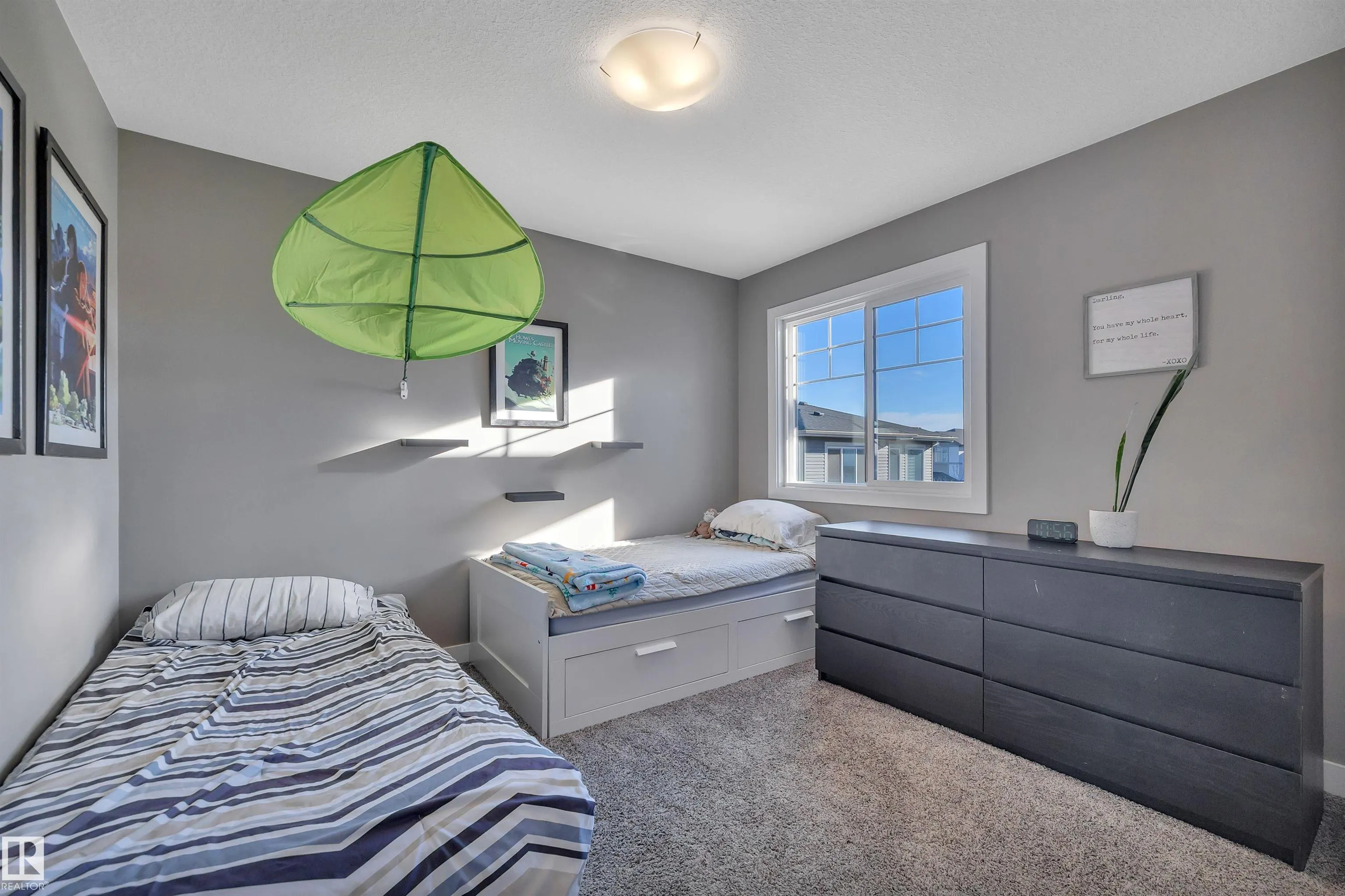 10 MOBERG Close