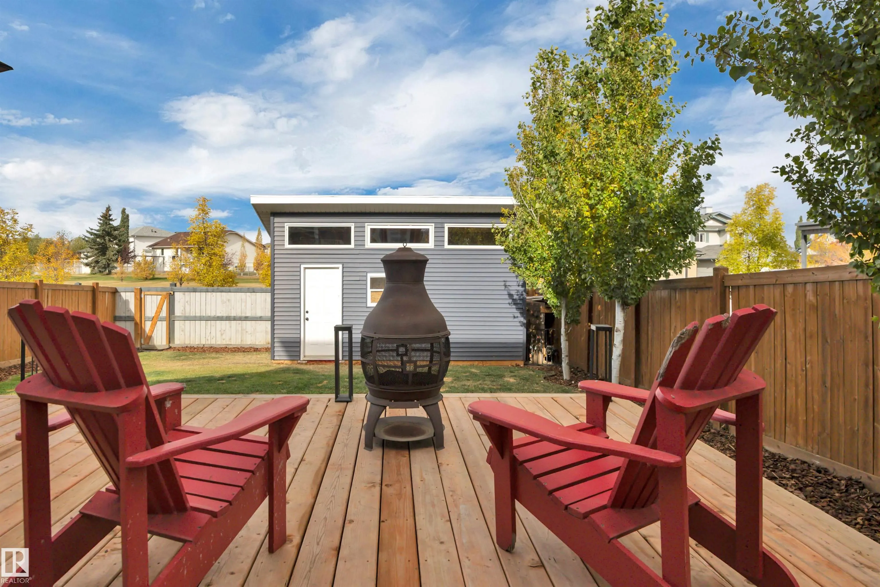 10 MOBERG Close