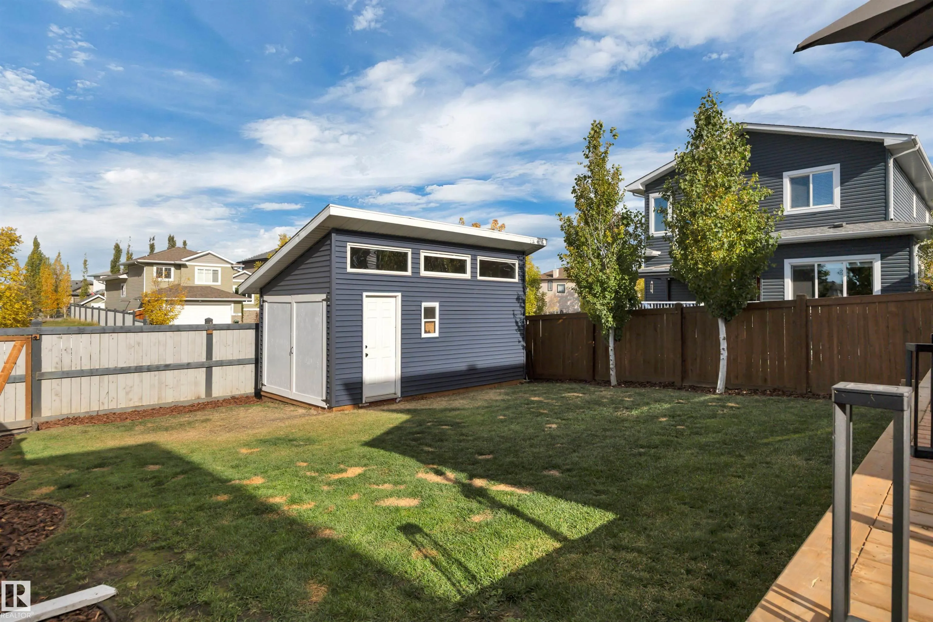 10 MOBERG Close