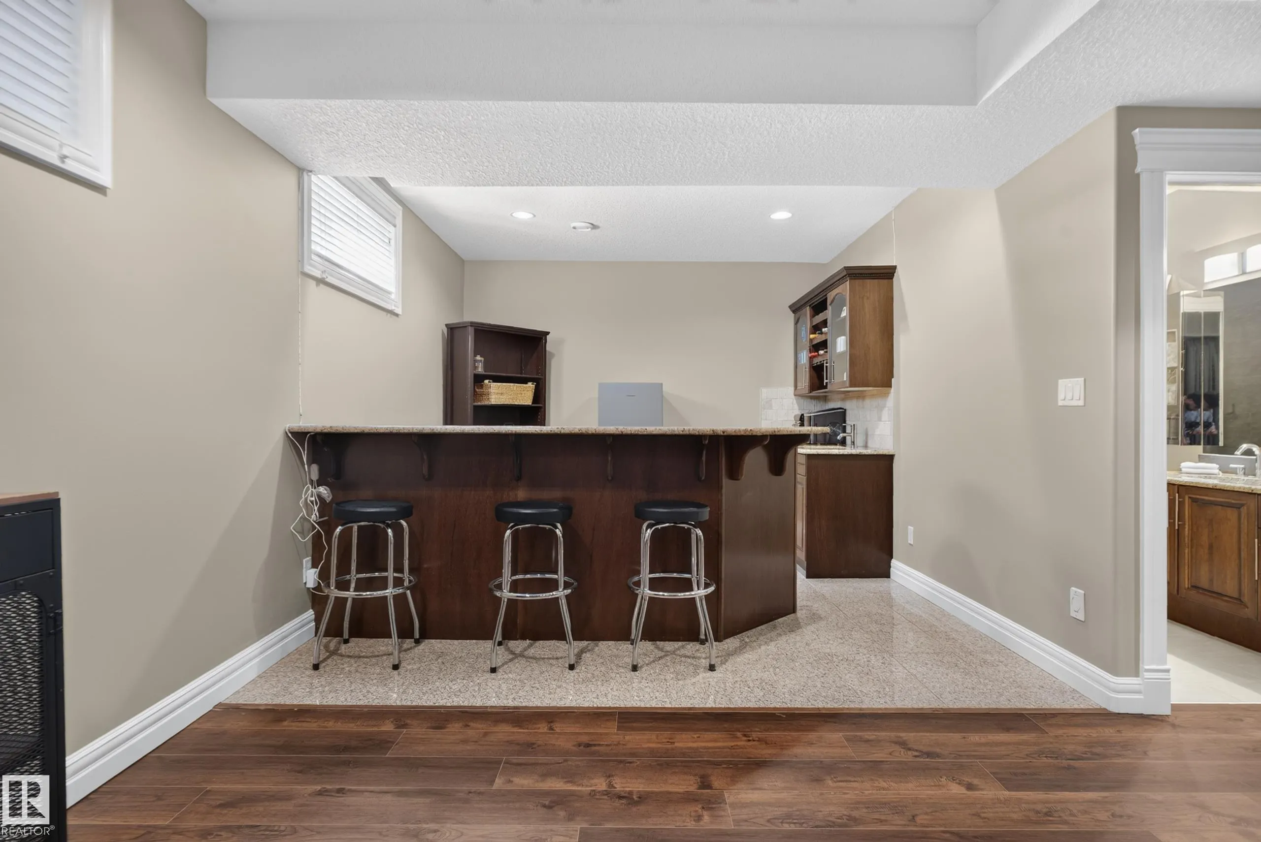 20 KINGSMOOR Close